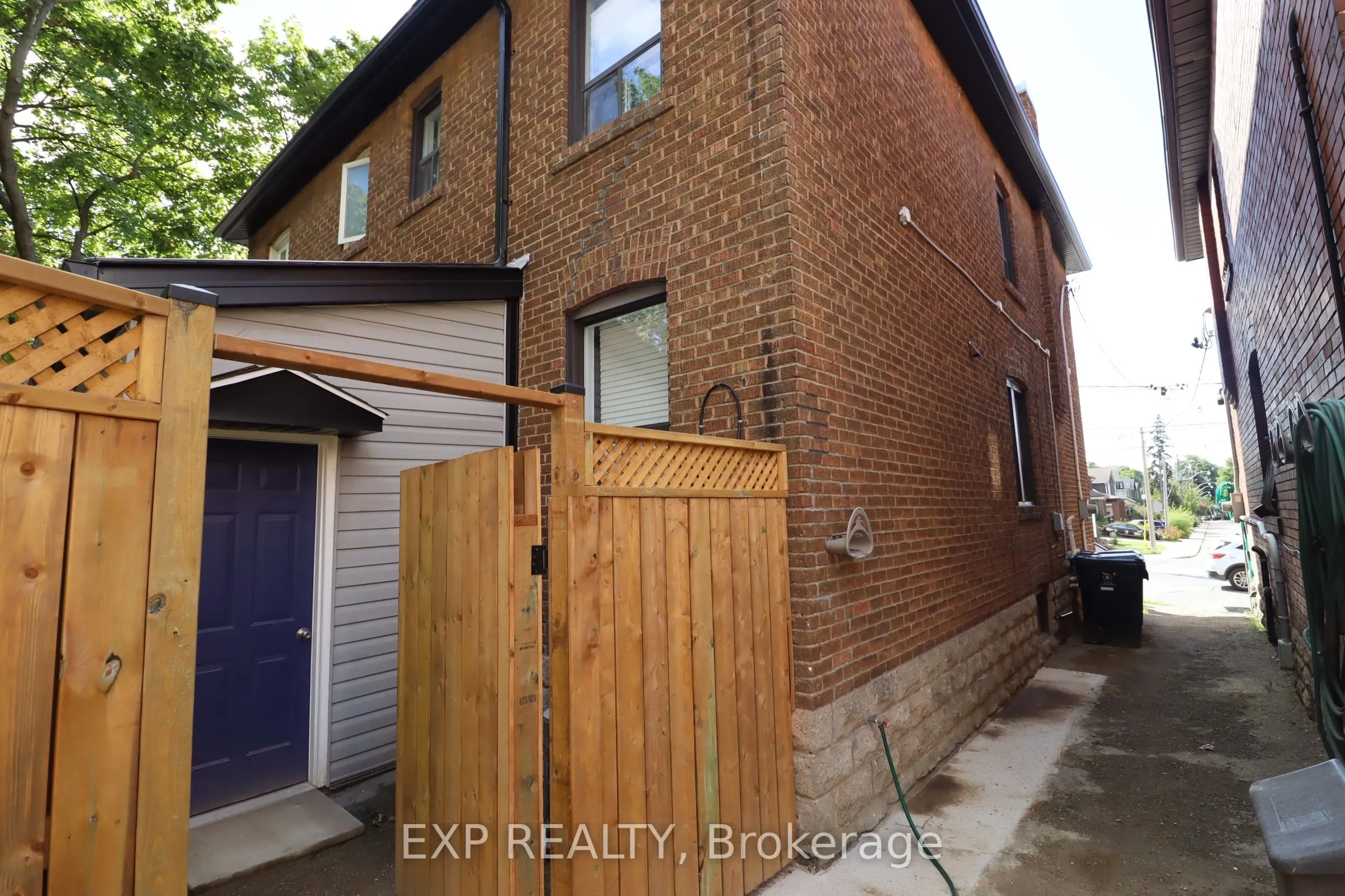 342 Eglinton Avenue E
