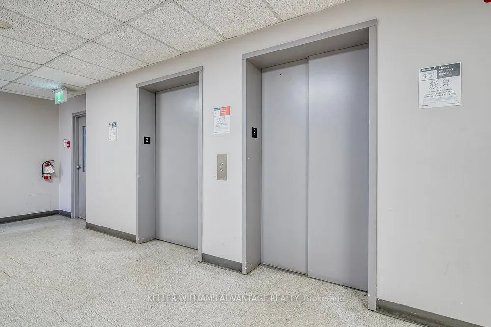 302 Spadina Avenue, #203B