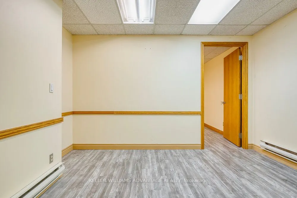 302 Spadina Avenue, #203B