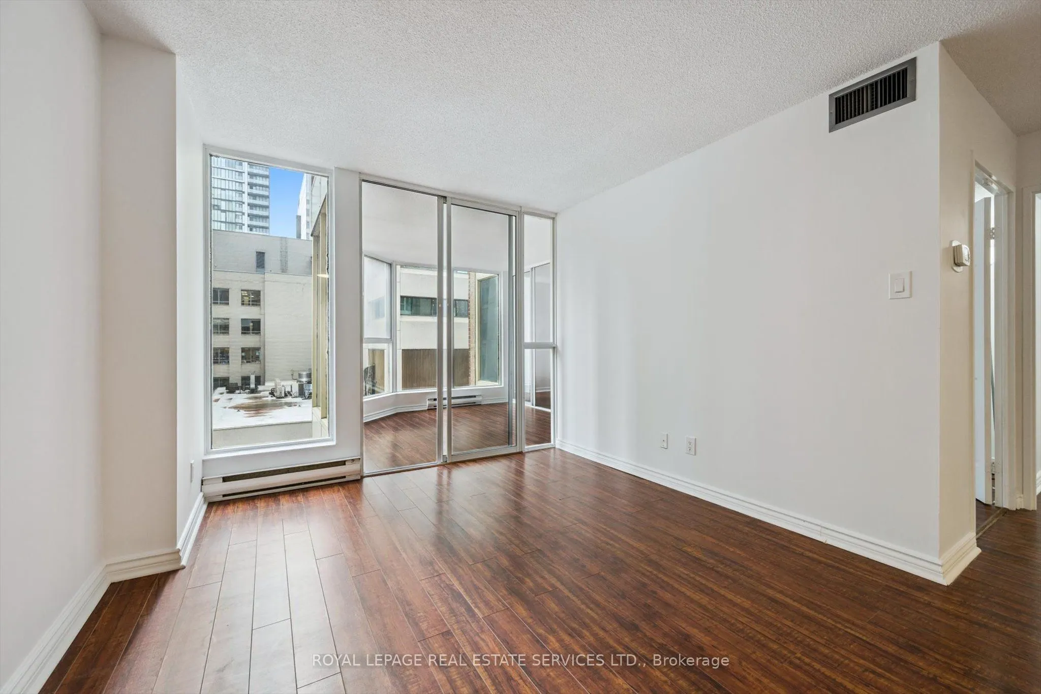 55 Centre Avenue, #703
