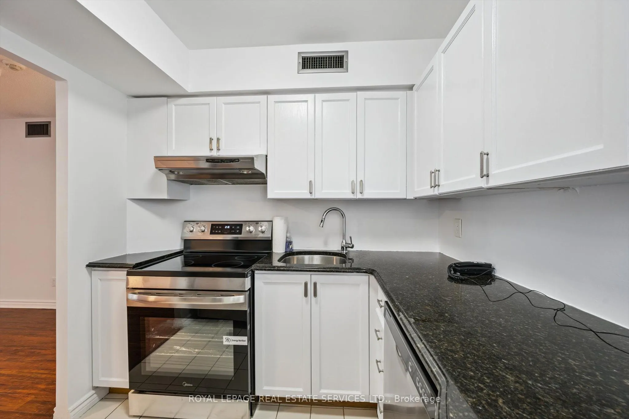 55 Centre Avenue, #703