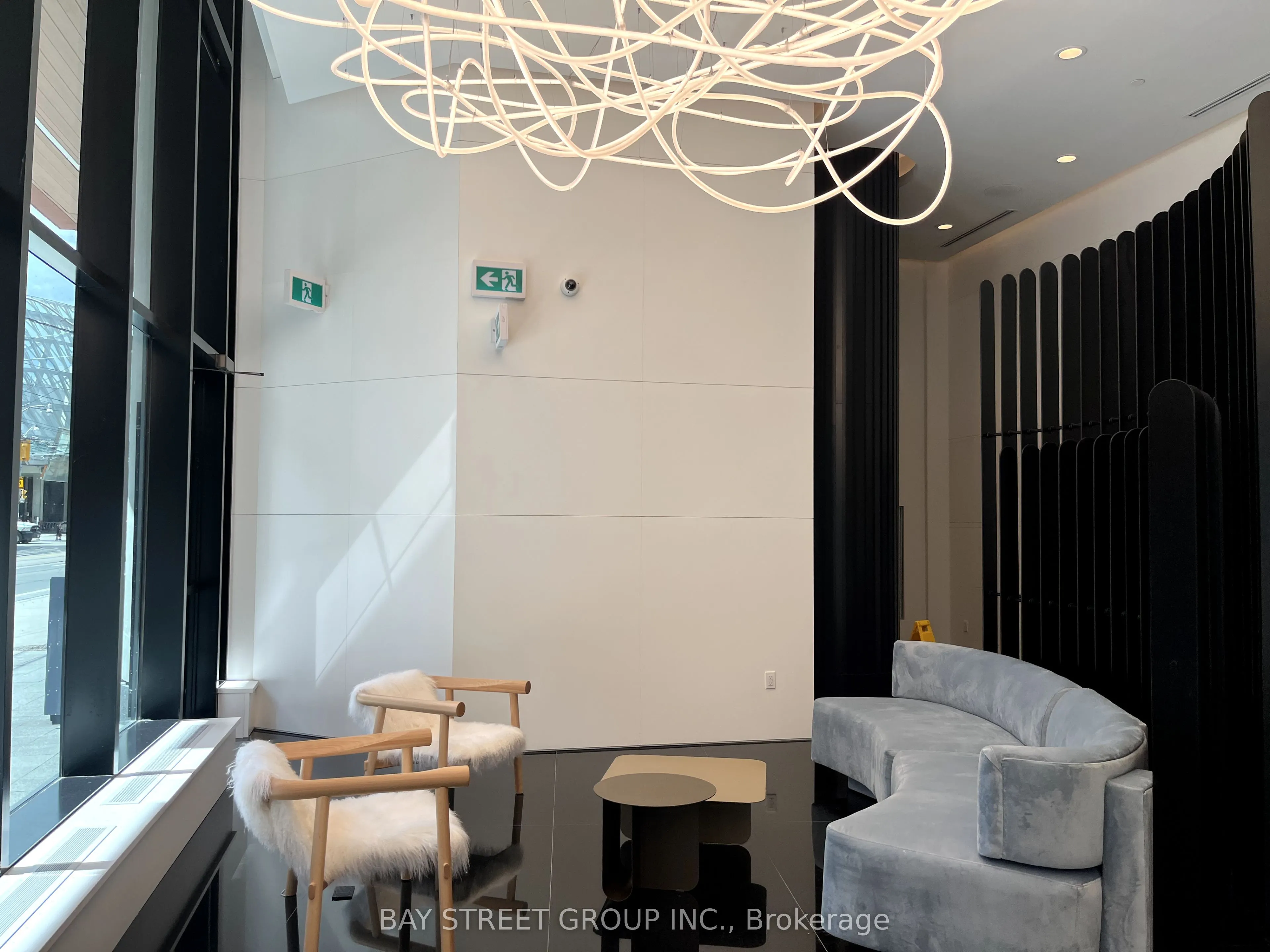 280 Dundas Street W, #2707