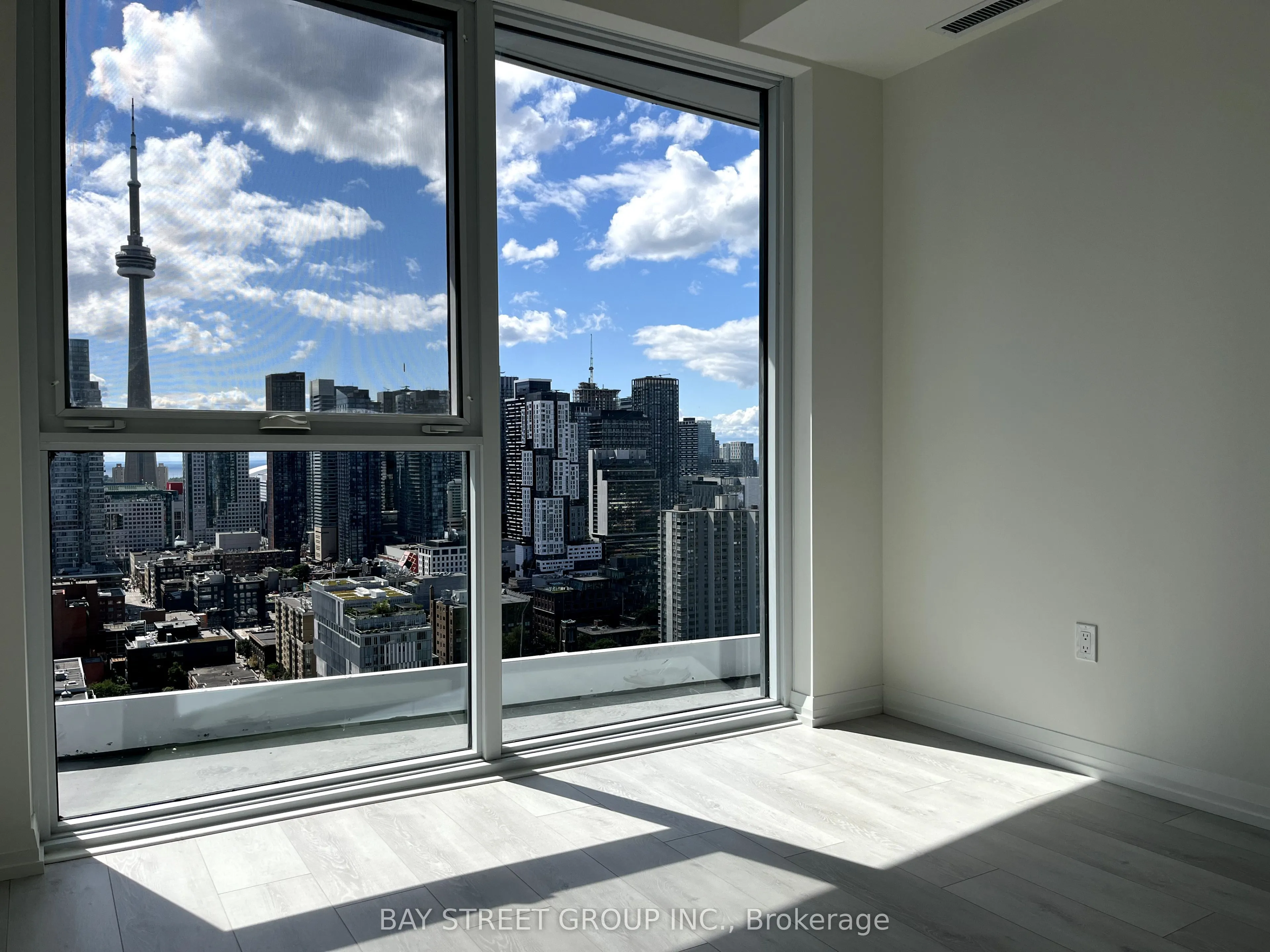 280 Dundas Street W, #2707