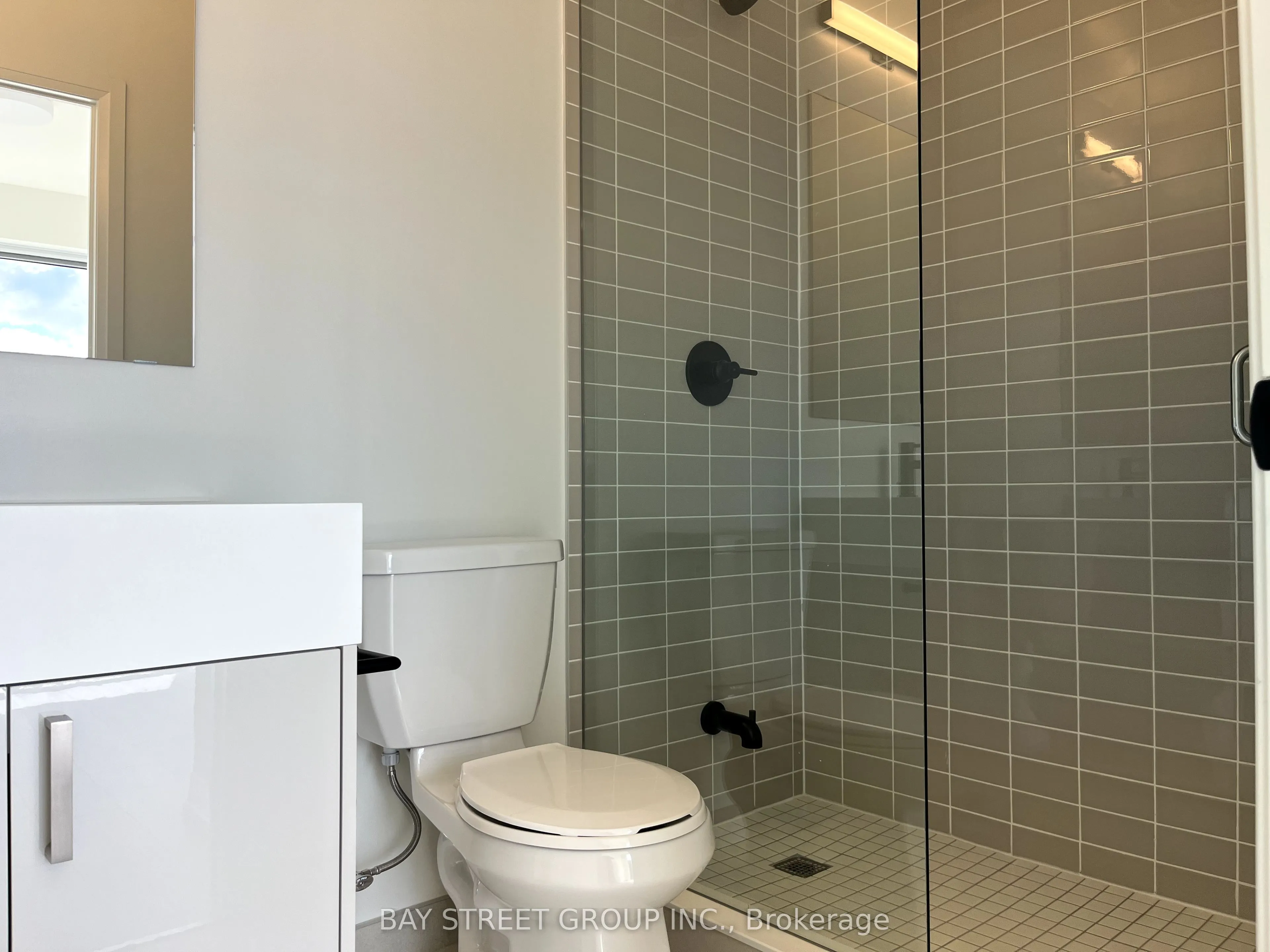 280 Dundas Street W, #2707