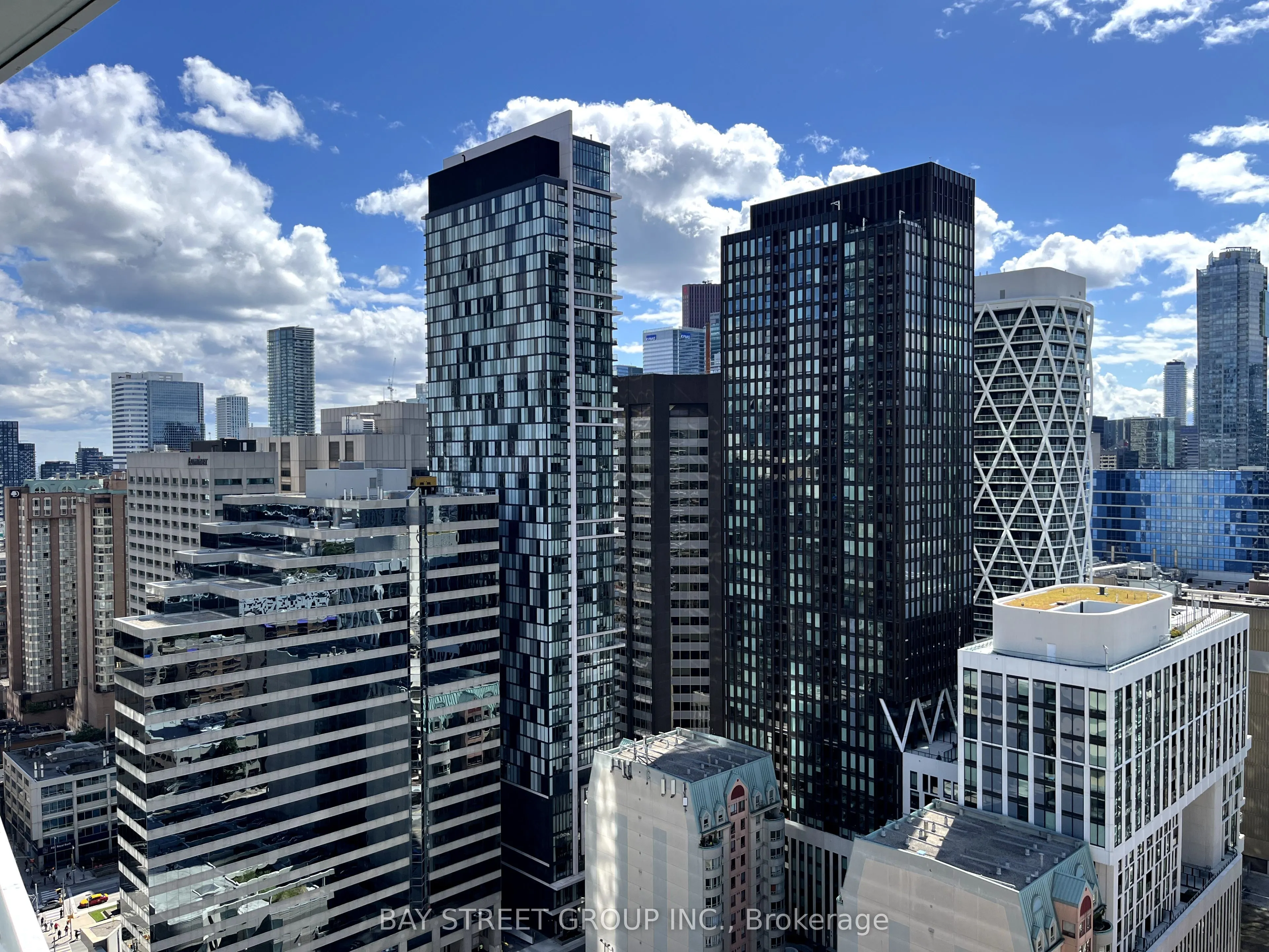 280 Dundas Street W, #2707