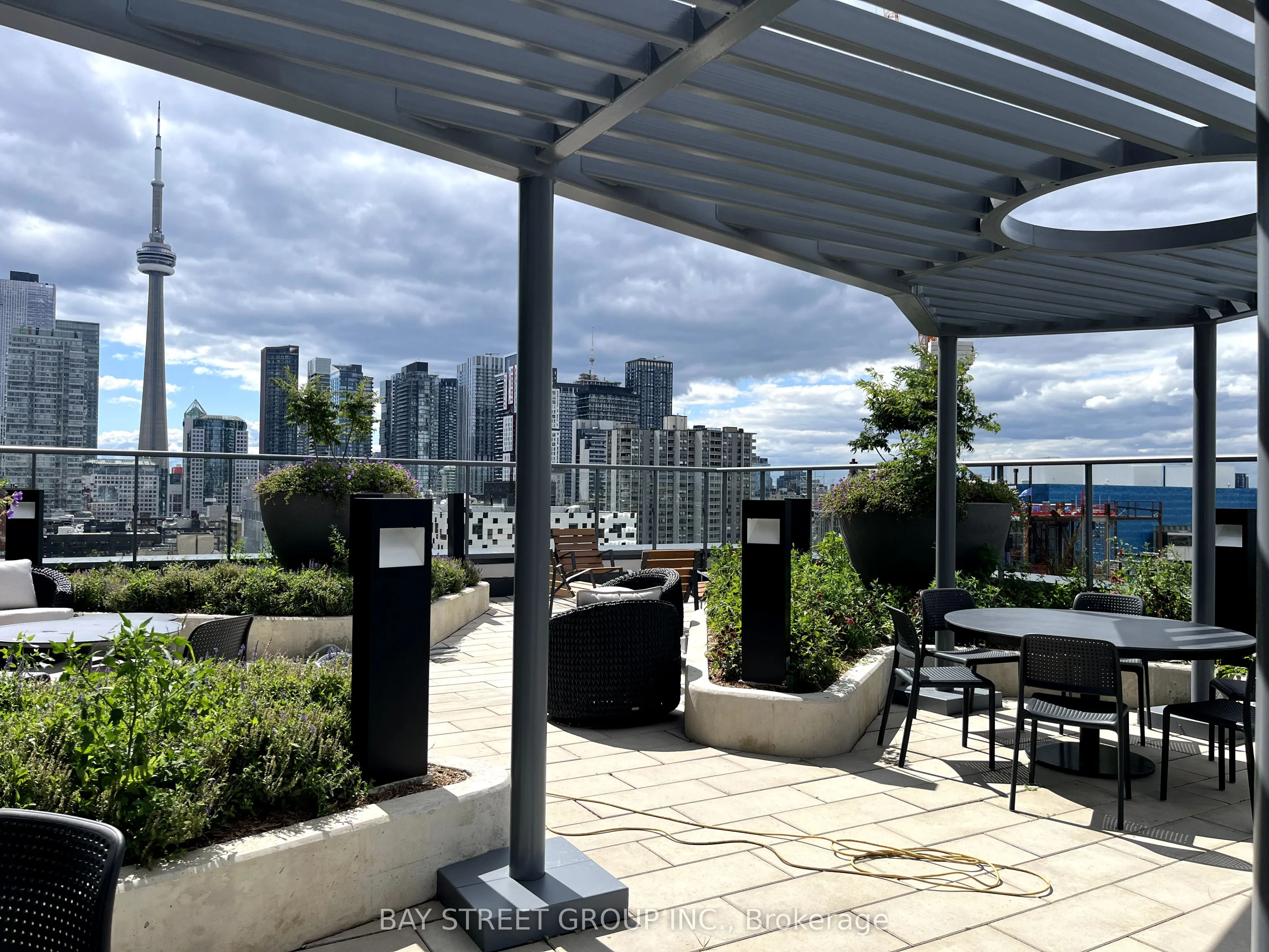 280 Dundas Street W, #2707