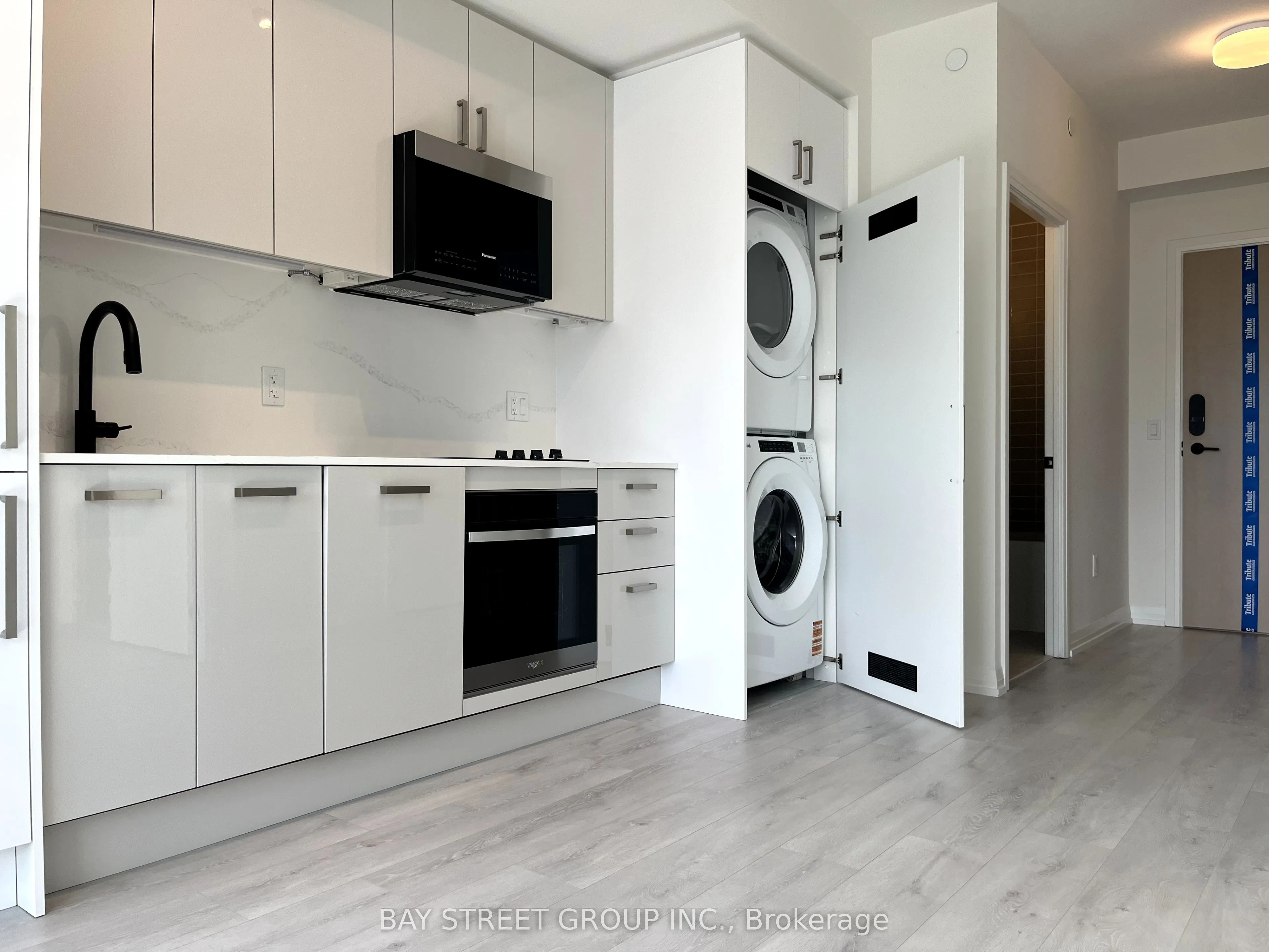 280 Dundas Street W, #2707