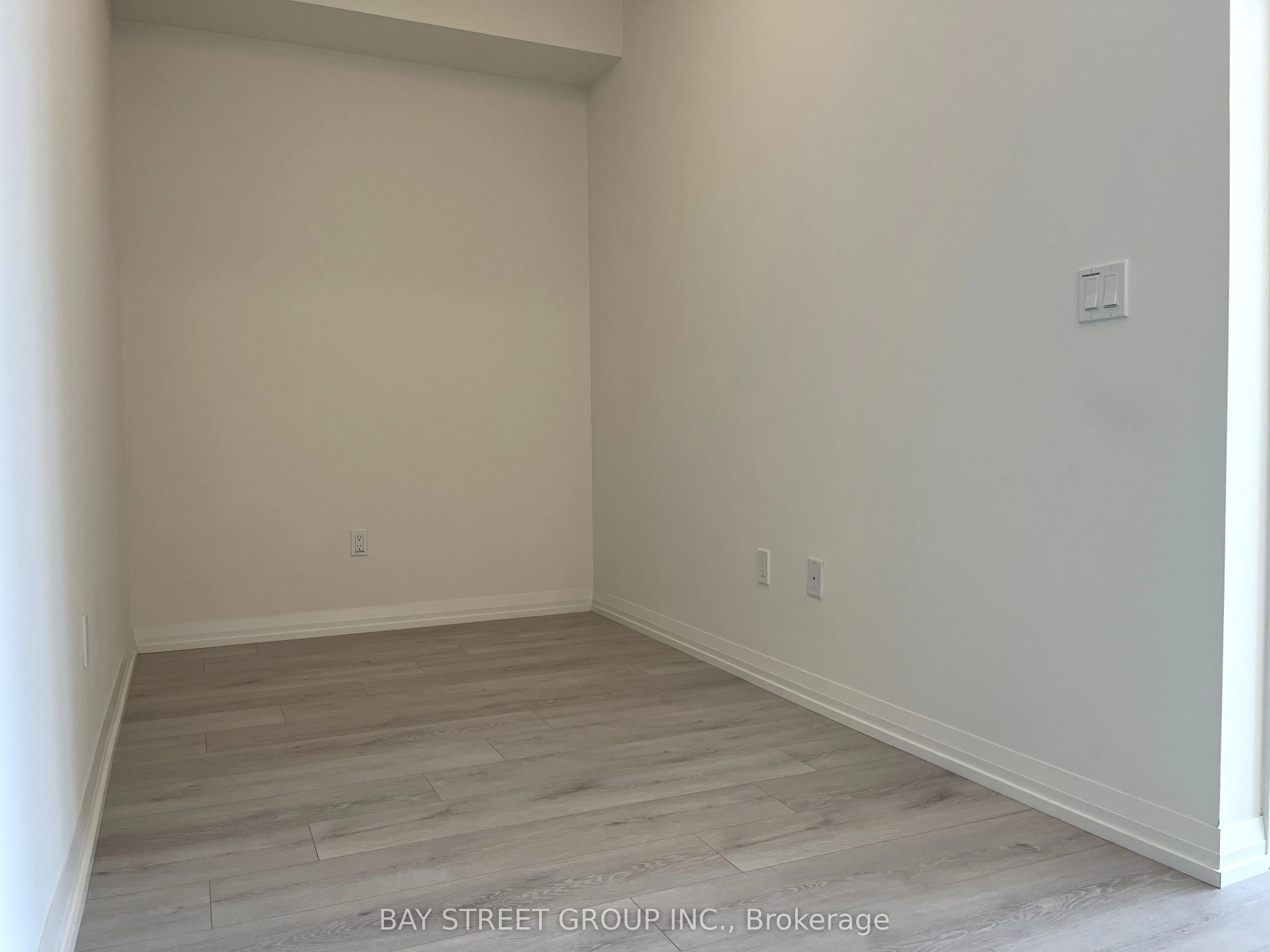 280 Dundas Street W, #2707