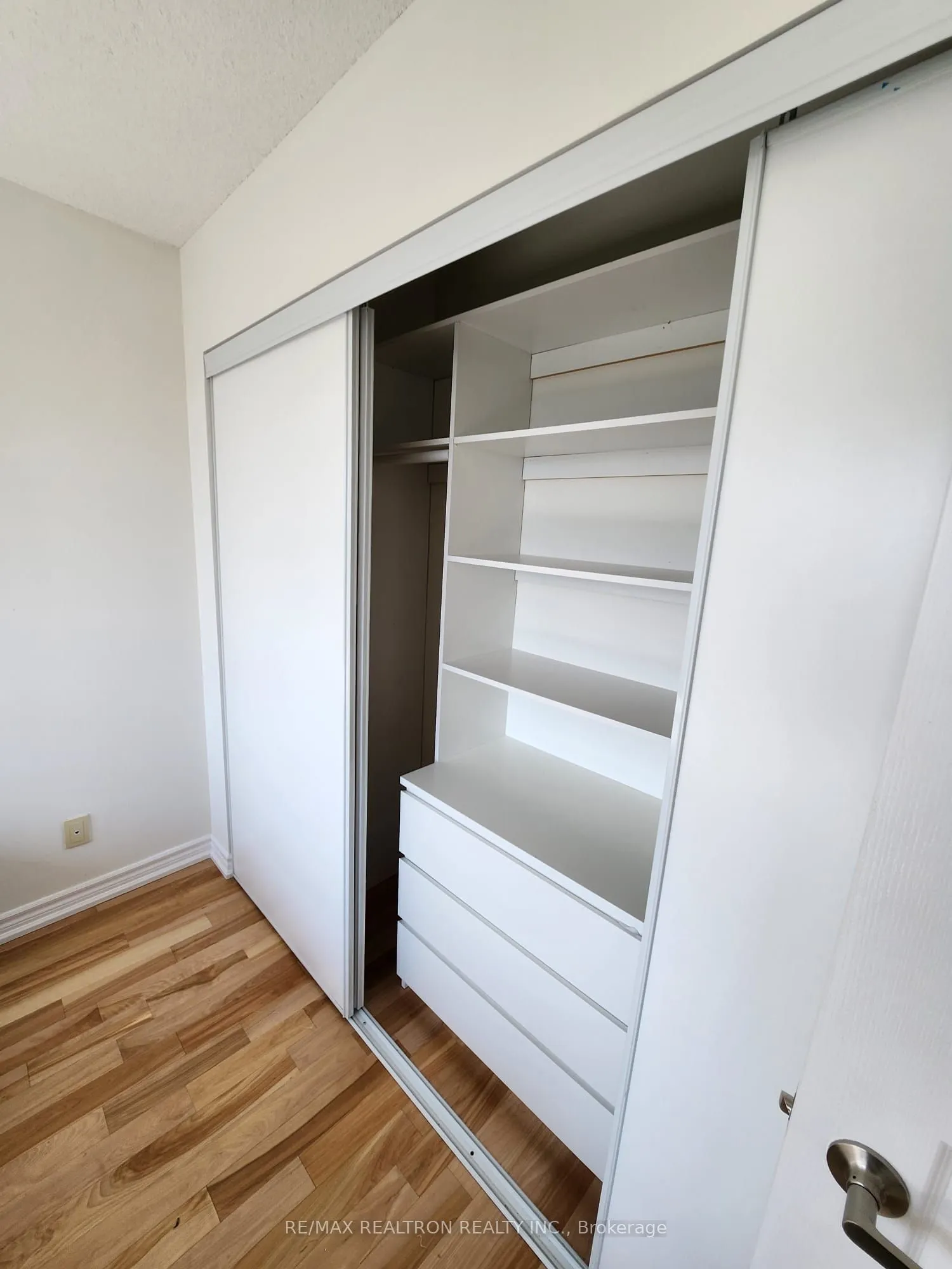 503 Beecroft Road, #1208