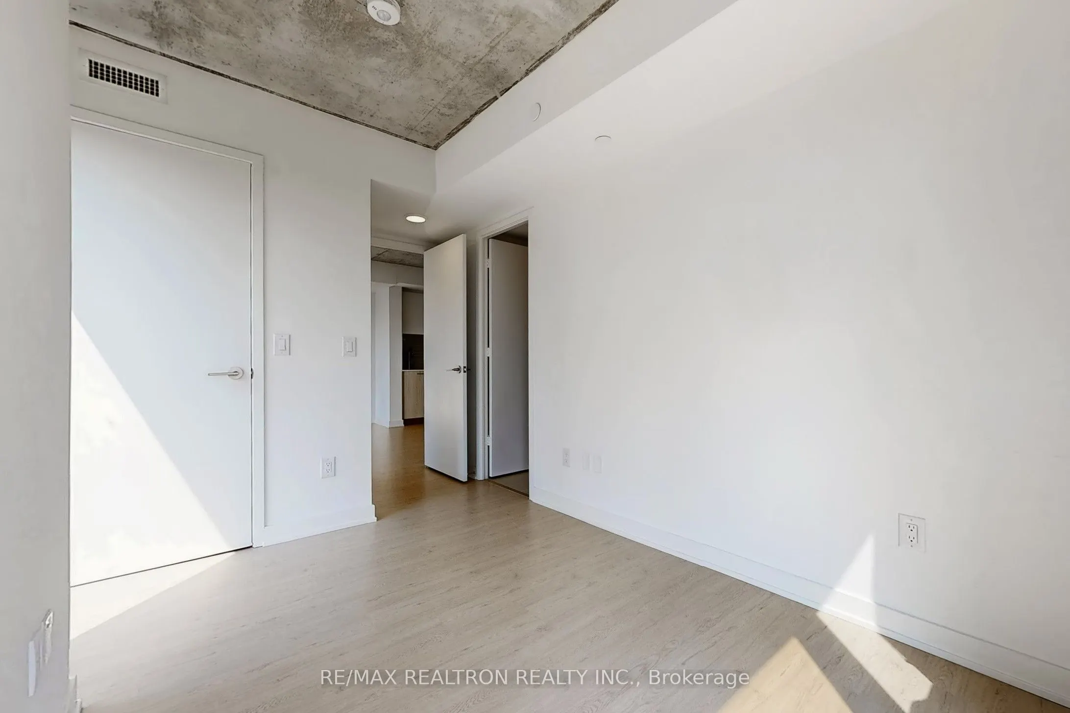 65 Mutual Street, #1702