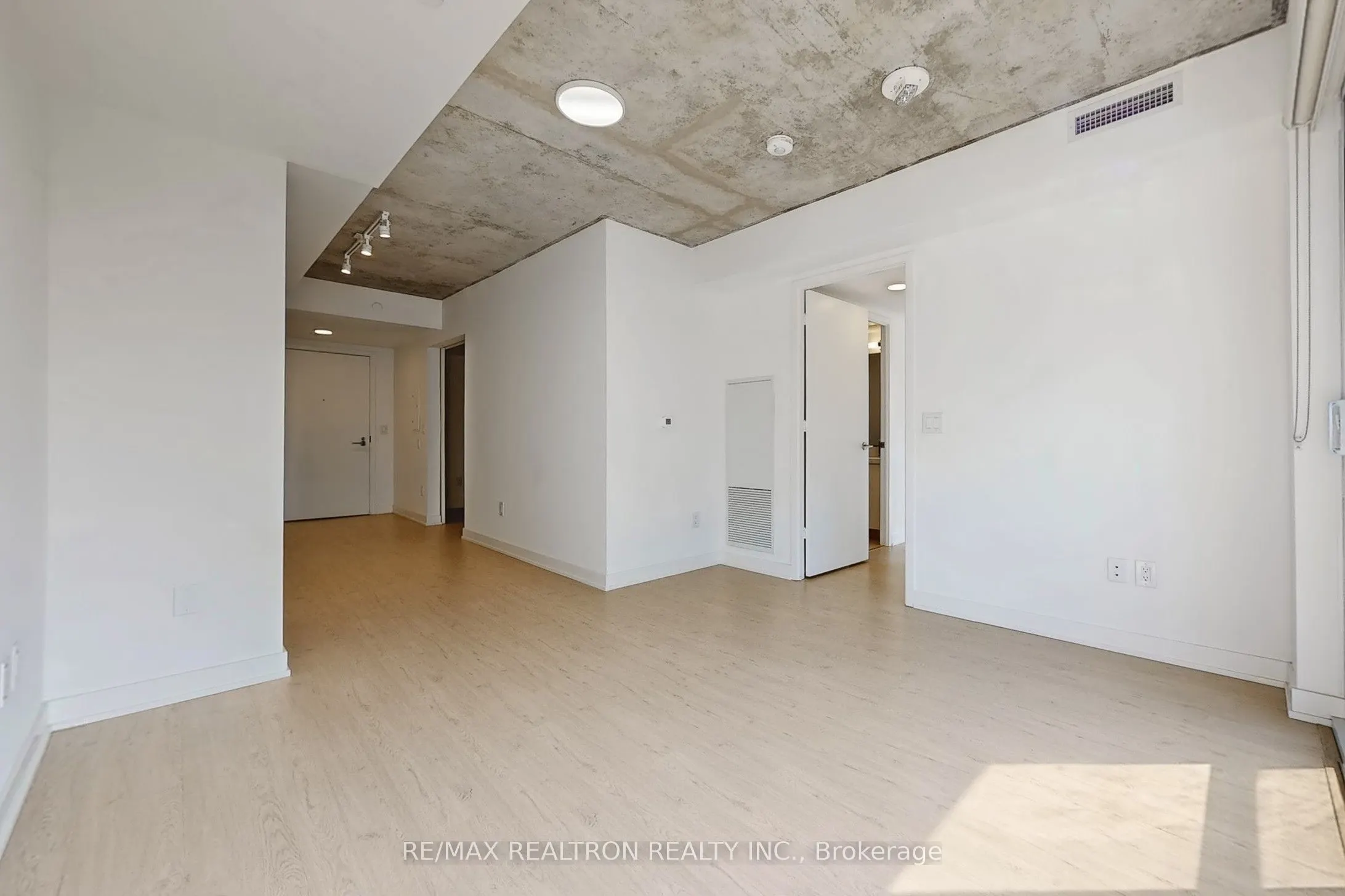 65 Mutual Street, #1702