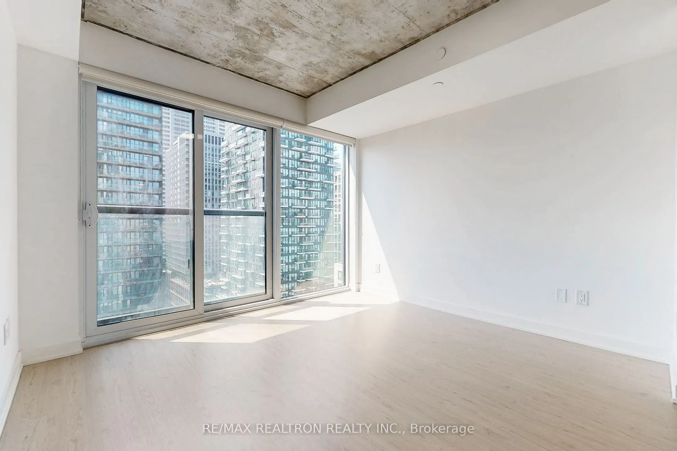 65 Mutual Street, #1702