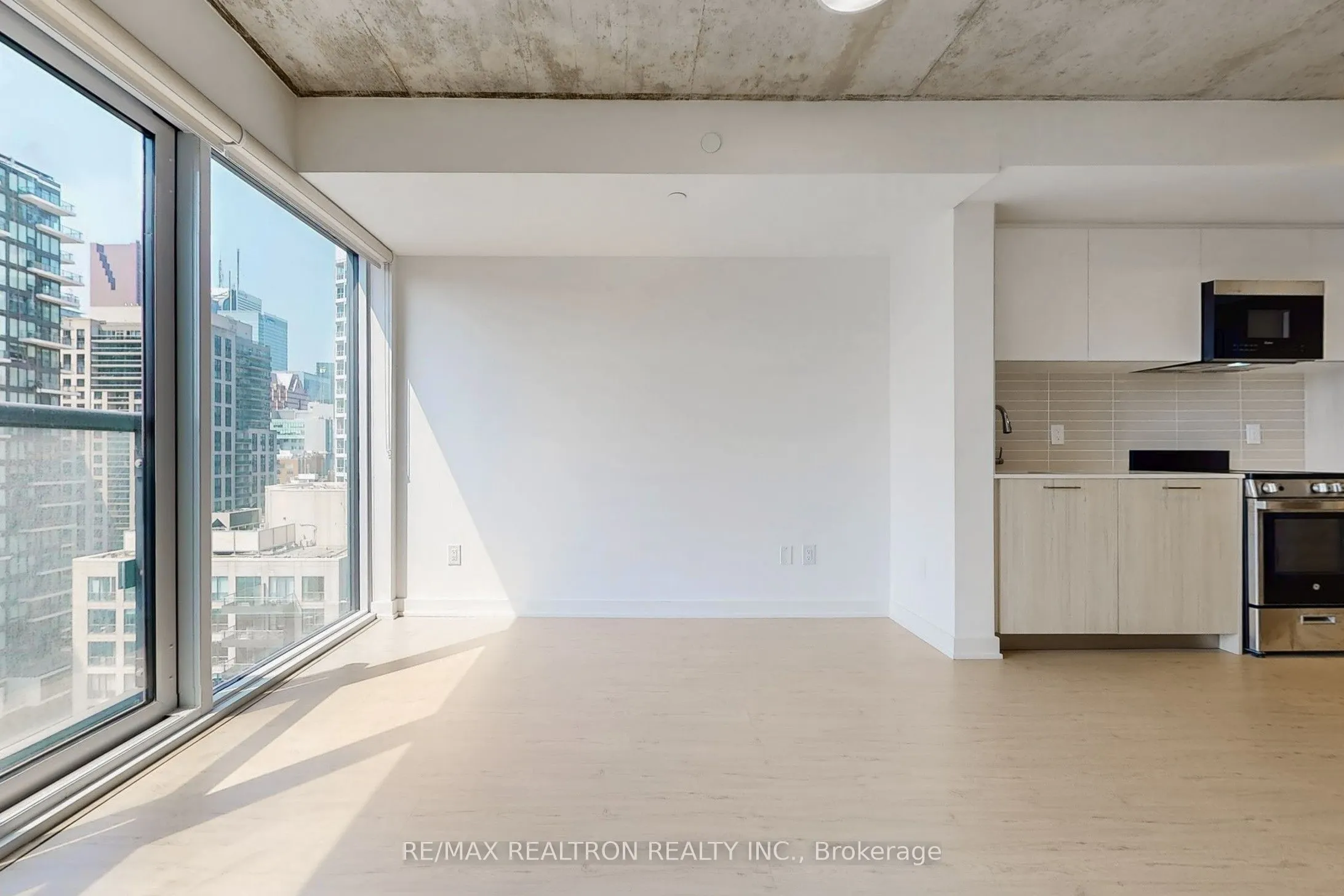 65 Mutual Street, #1702