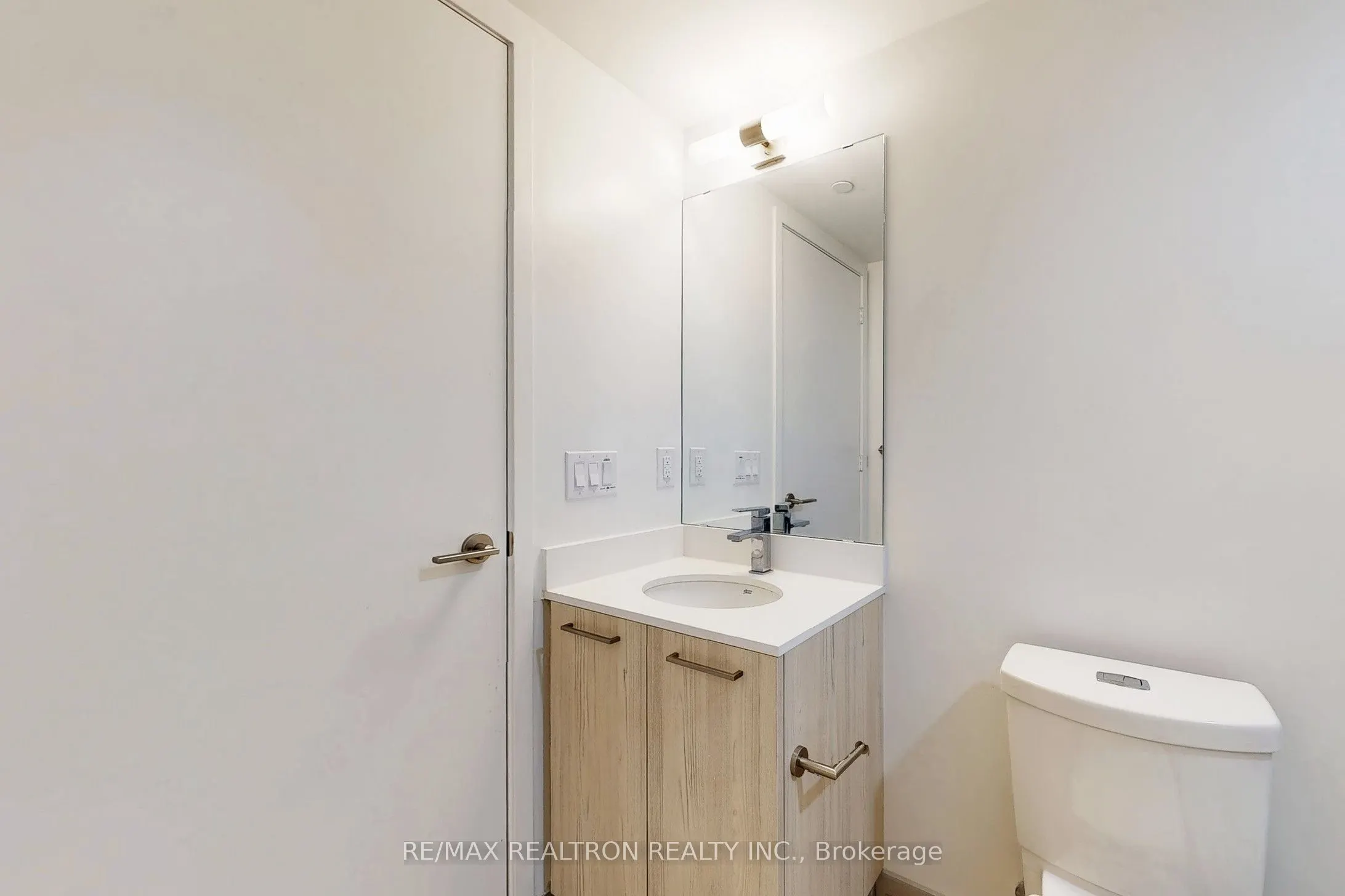 65 Mutual Street, #1702