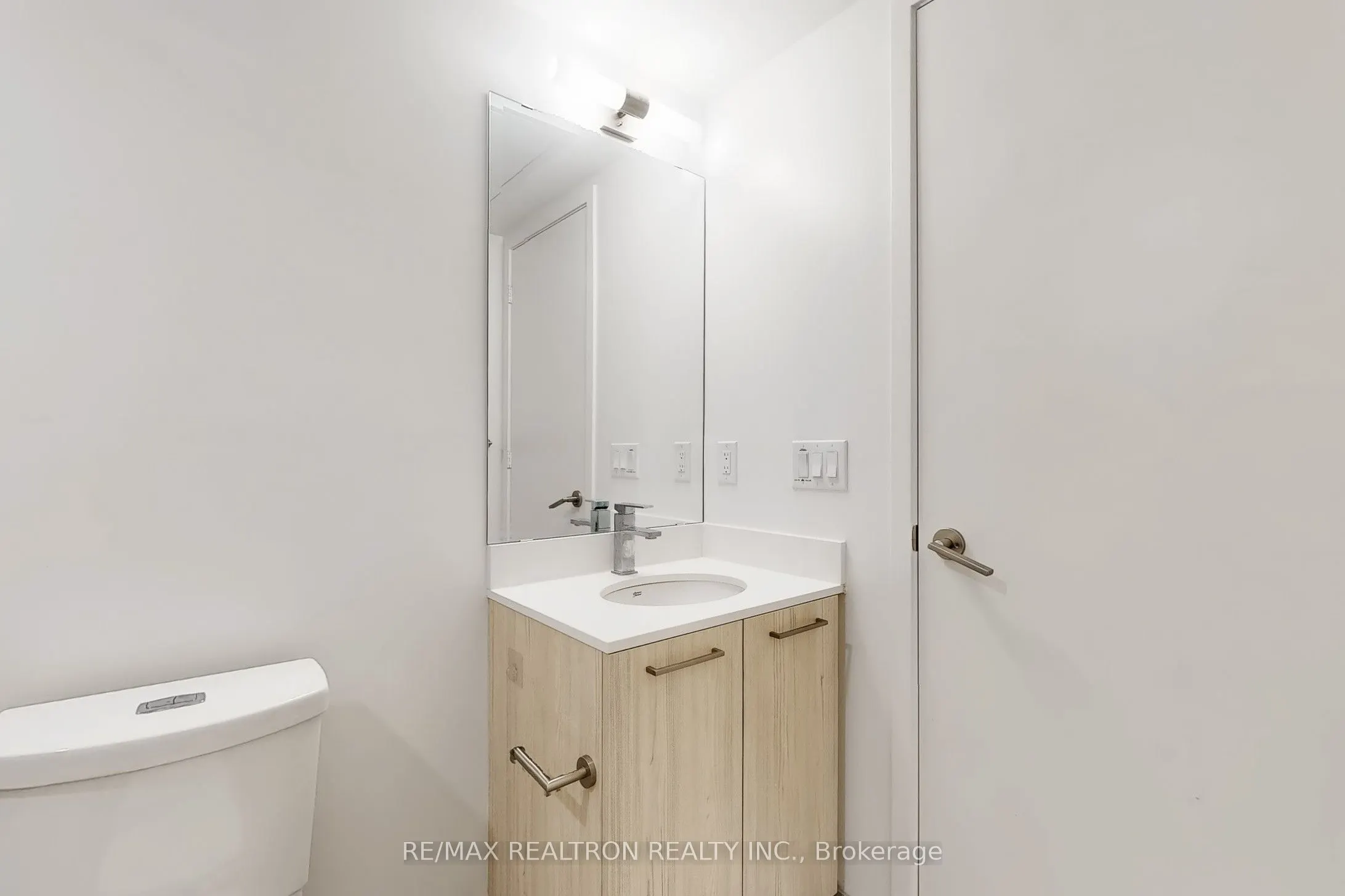 65 Mutual Street, #1702