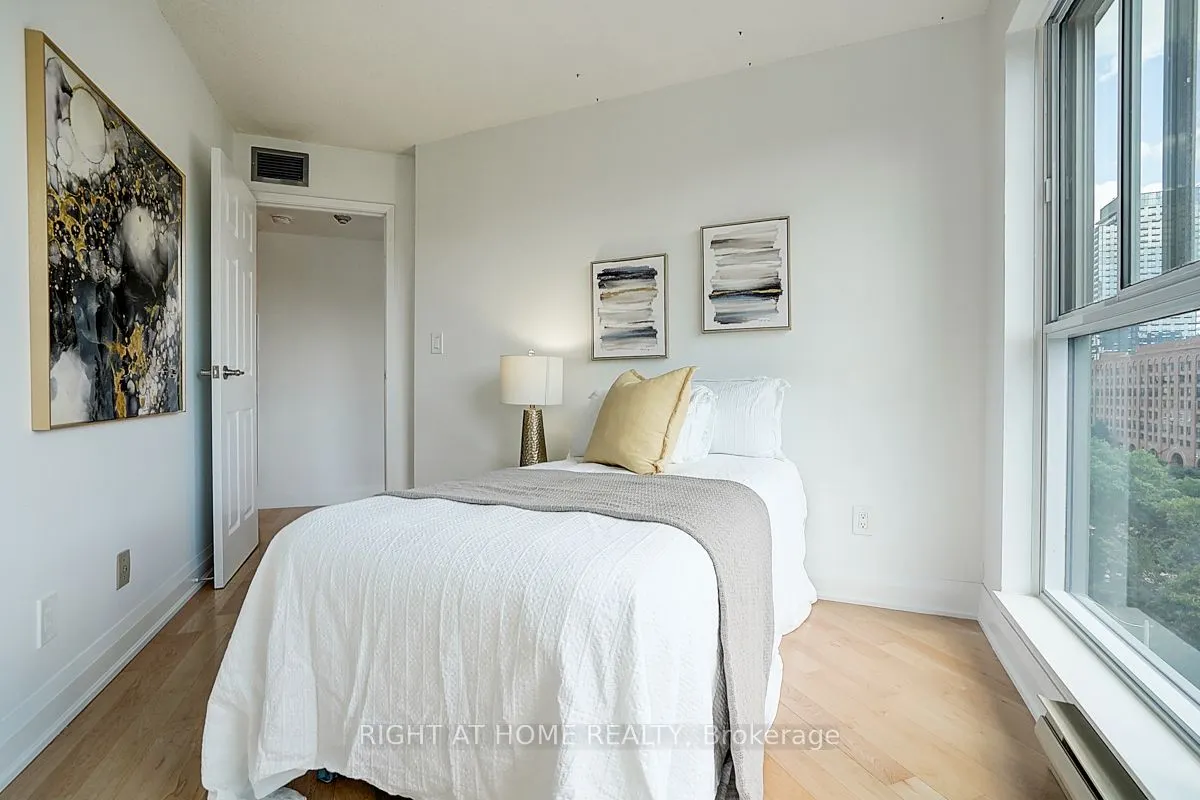 222 The Esplanade, #718