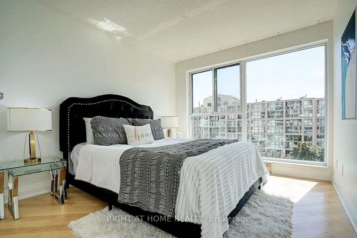 222 The Esplanade, #718