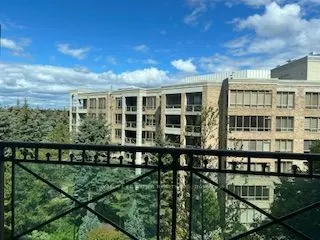 205 The Donway W, #512