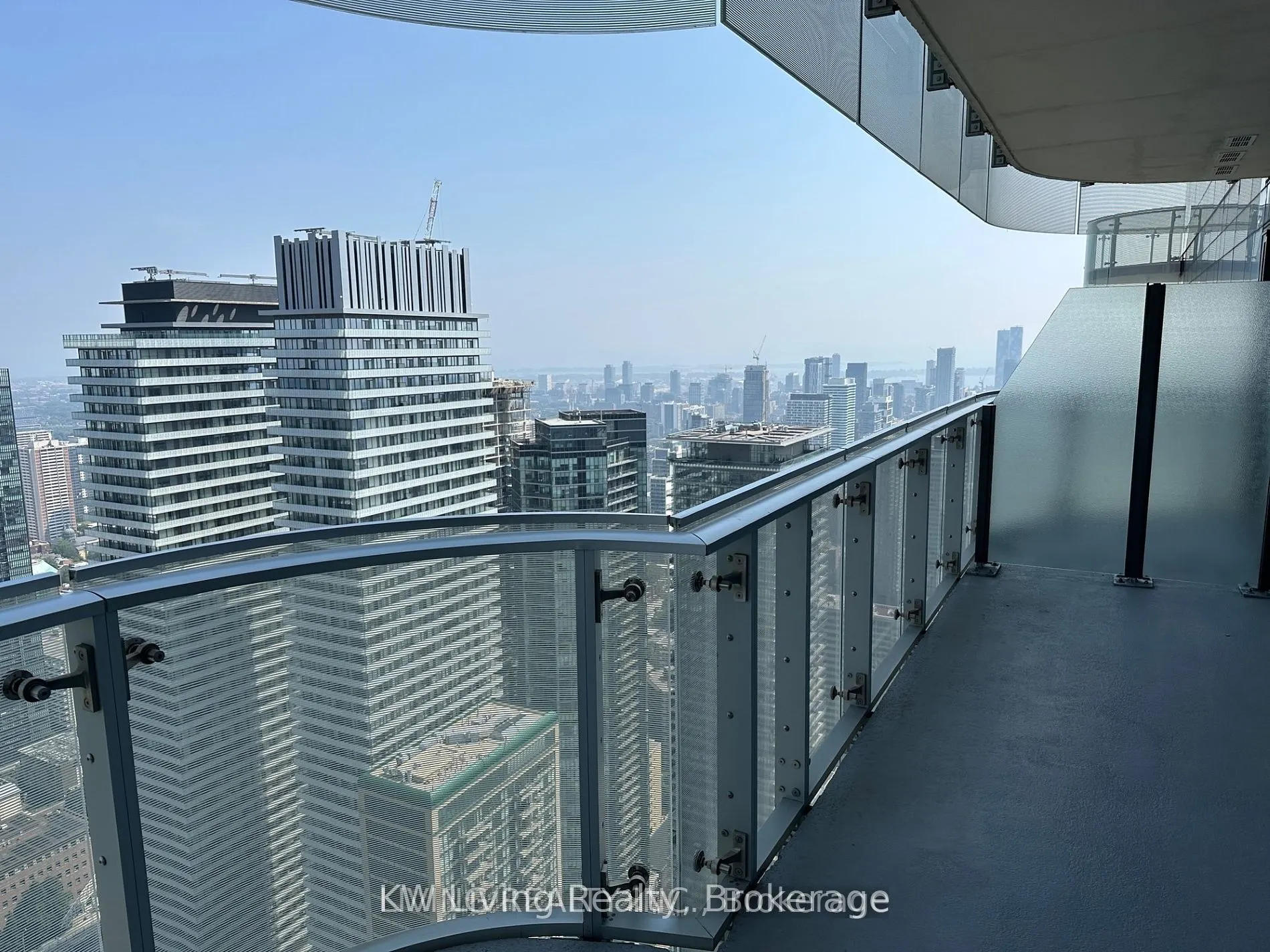 1 Bloor Street E, #5202