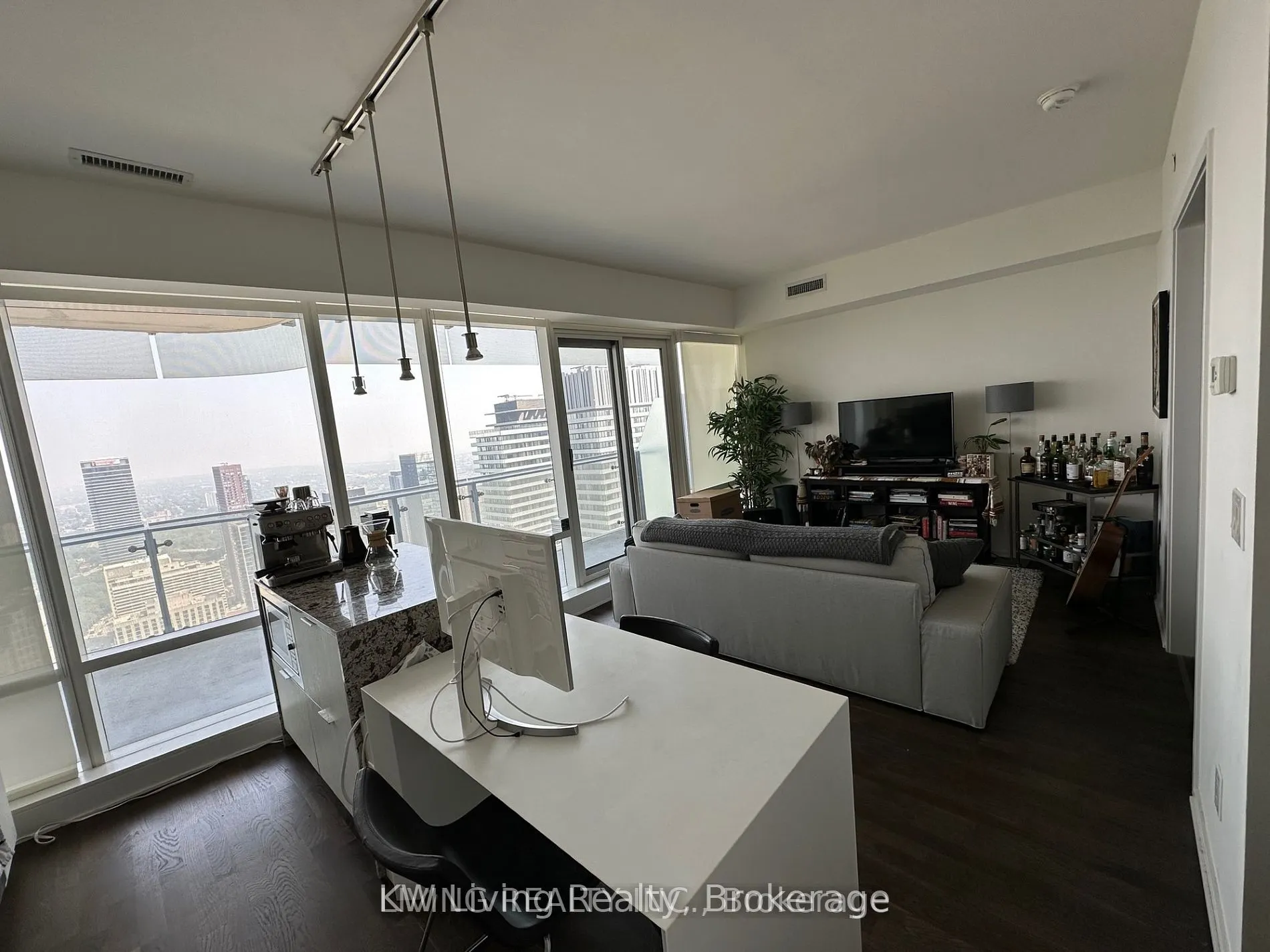 1 Bloor Street E, #5202