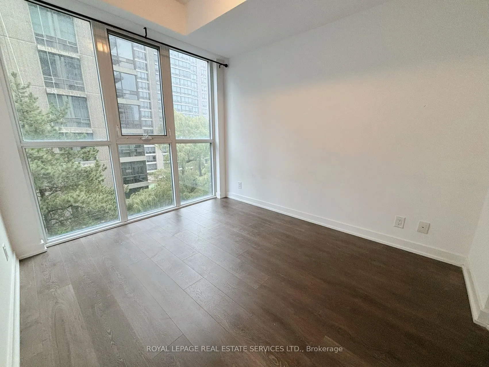 609 Avenue Road, #601