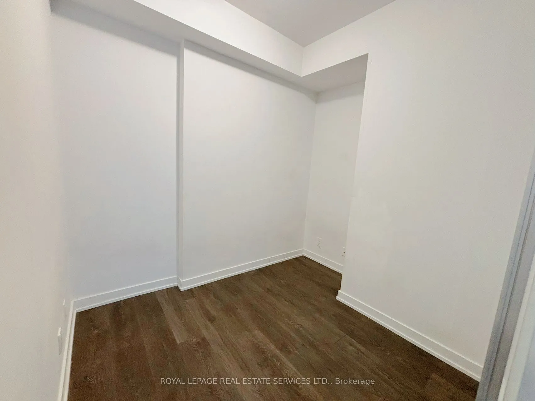 609 Avenue Road, #601