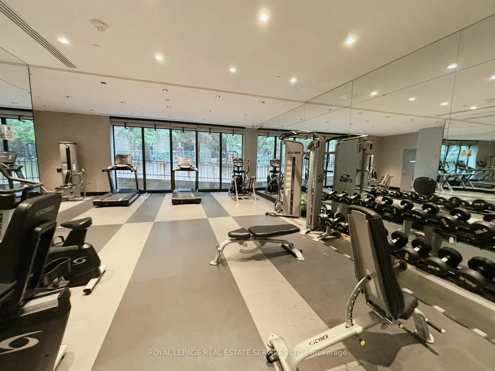 609 Avenue Road, #601