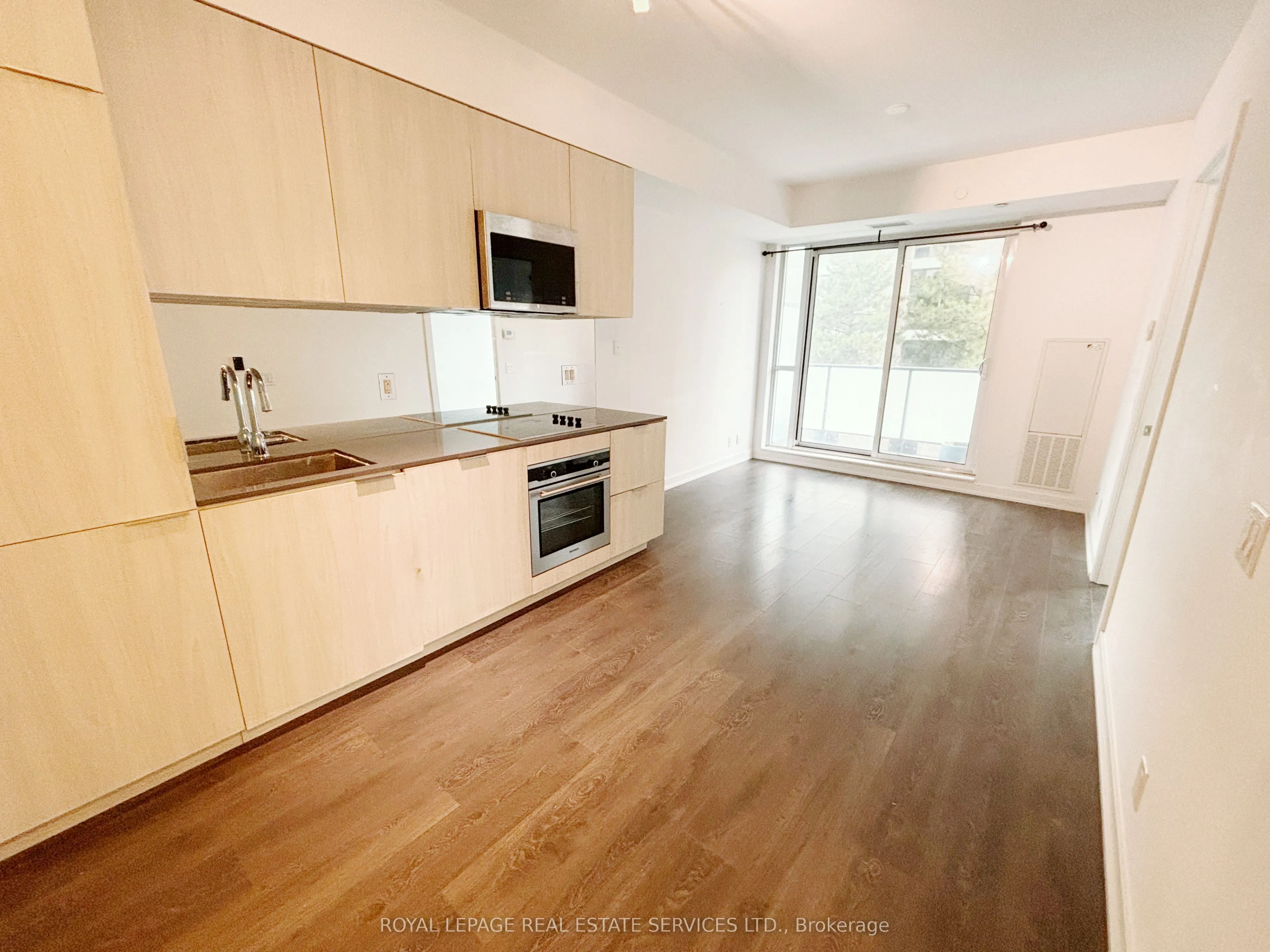 609 Avenue Road, #601