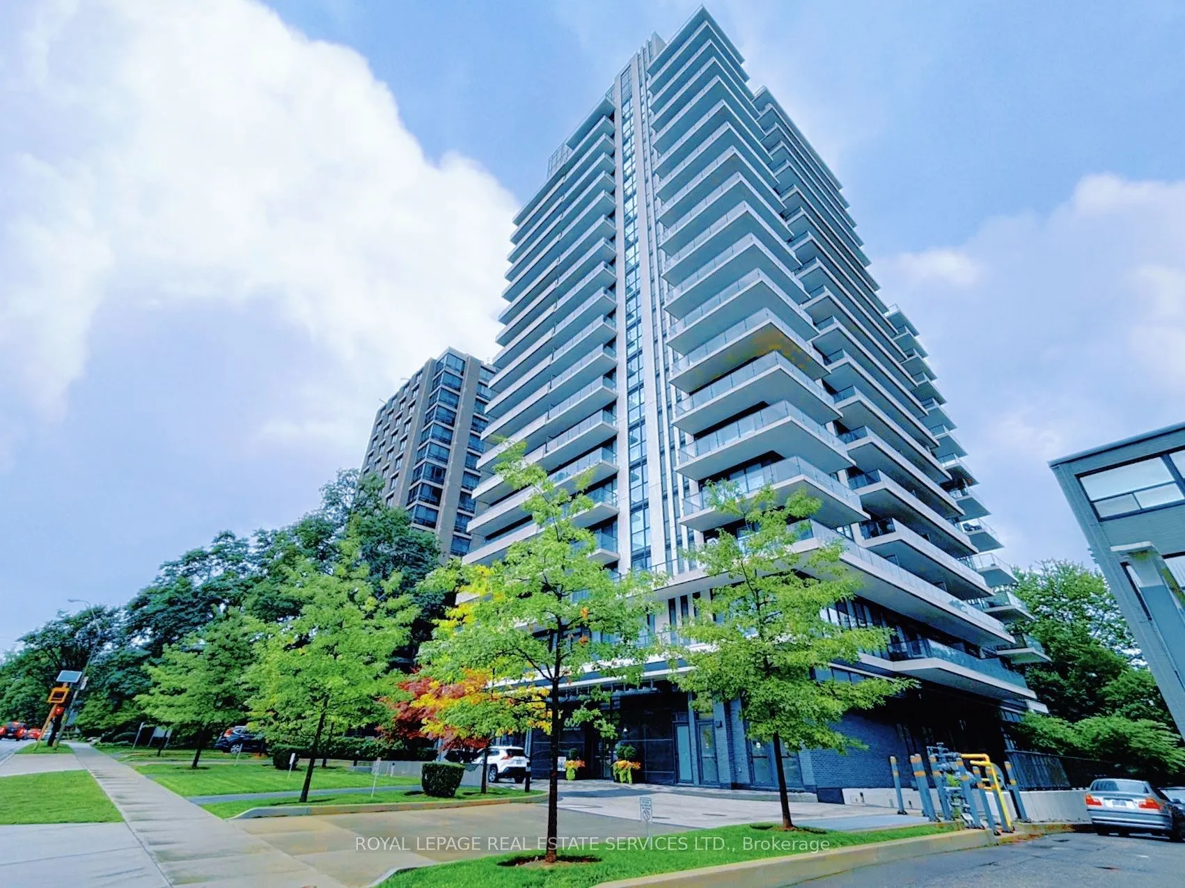 609 Avenue Road, #601