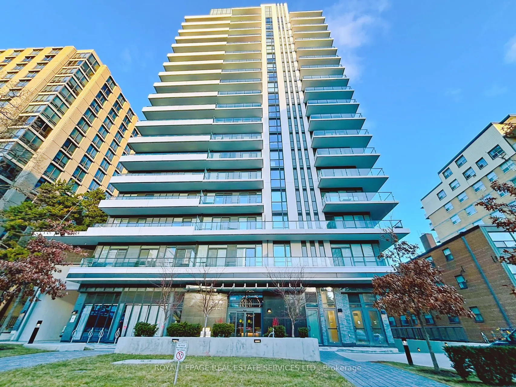 609 Avenue Road, #601