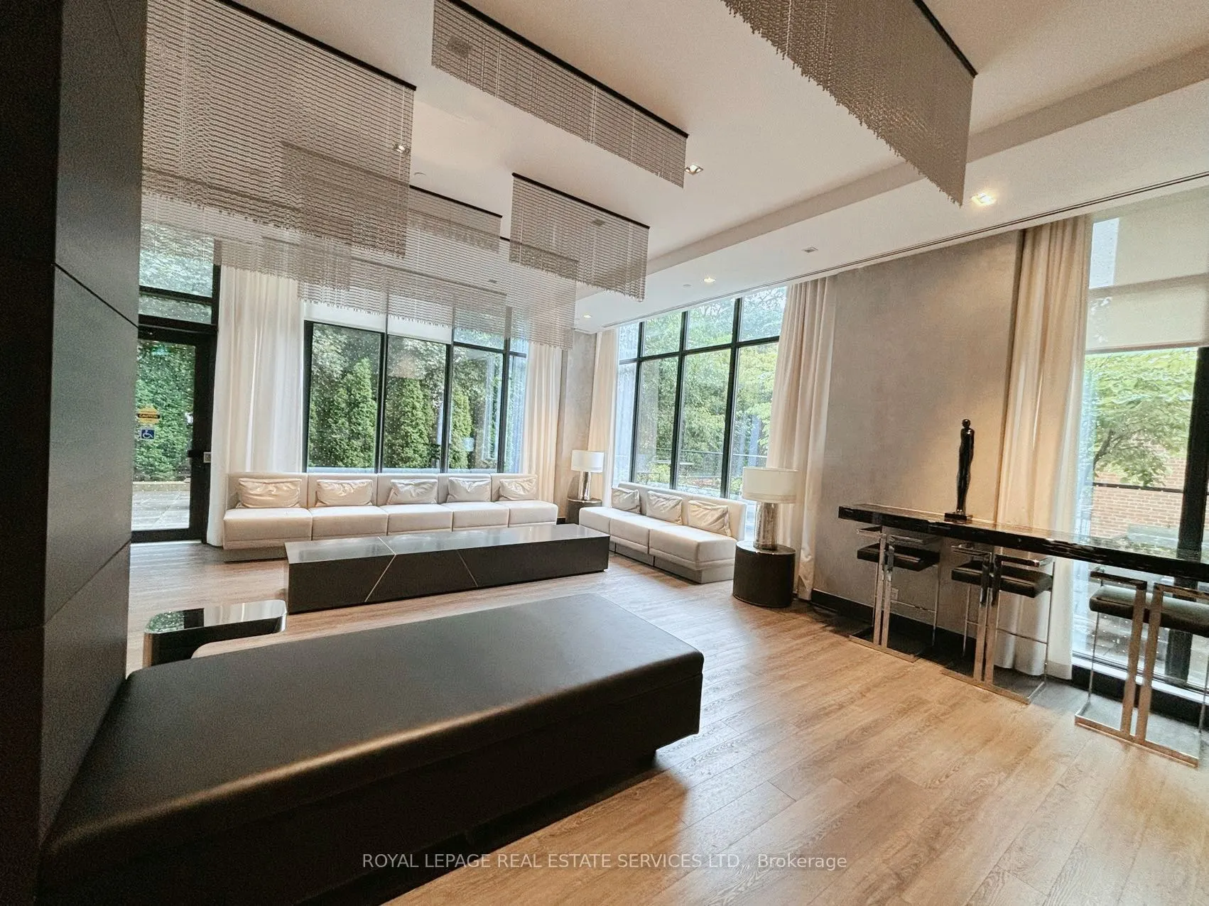 609 Avenue Road, #601
