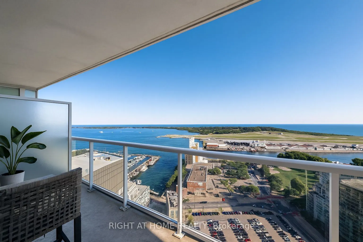 17 Bathurst Street, #4216