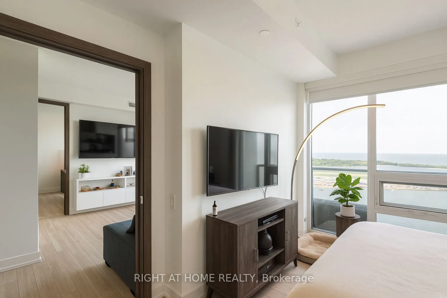 17 Bathurst Street, #4216