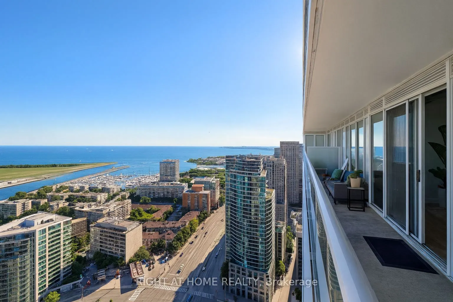 17 Bathurst Street, #4216