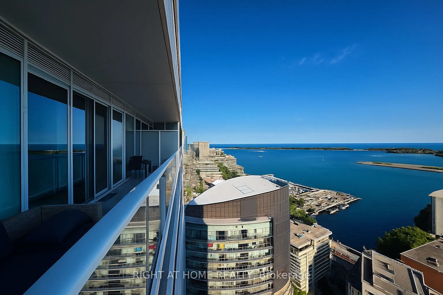 17 Bathurst Street, #4216