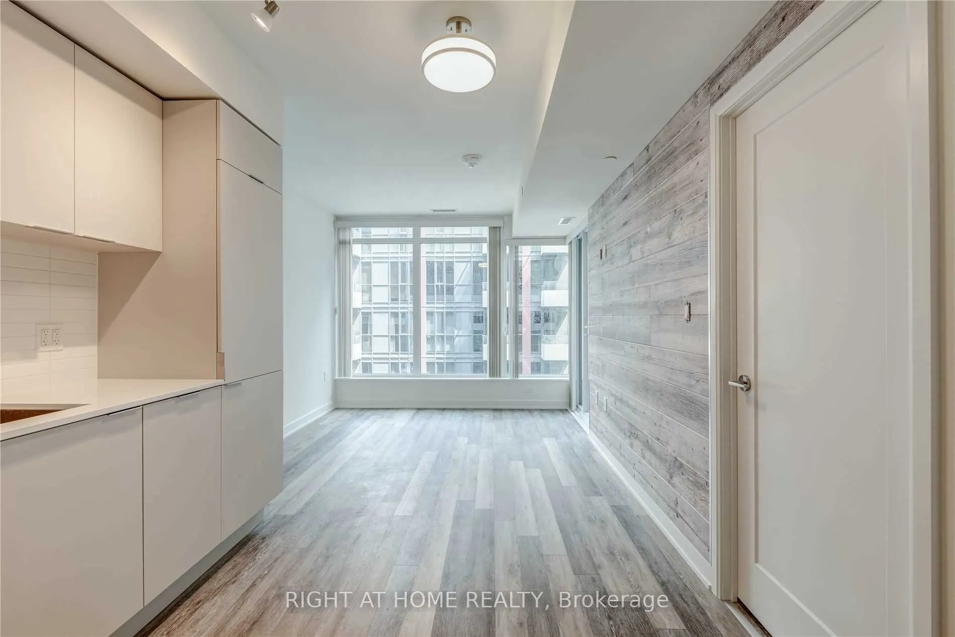 576 Front Street W, #726