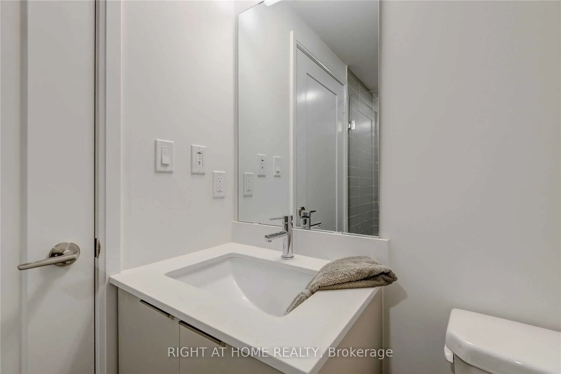576 Front Street W, #726