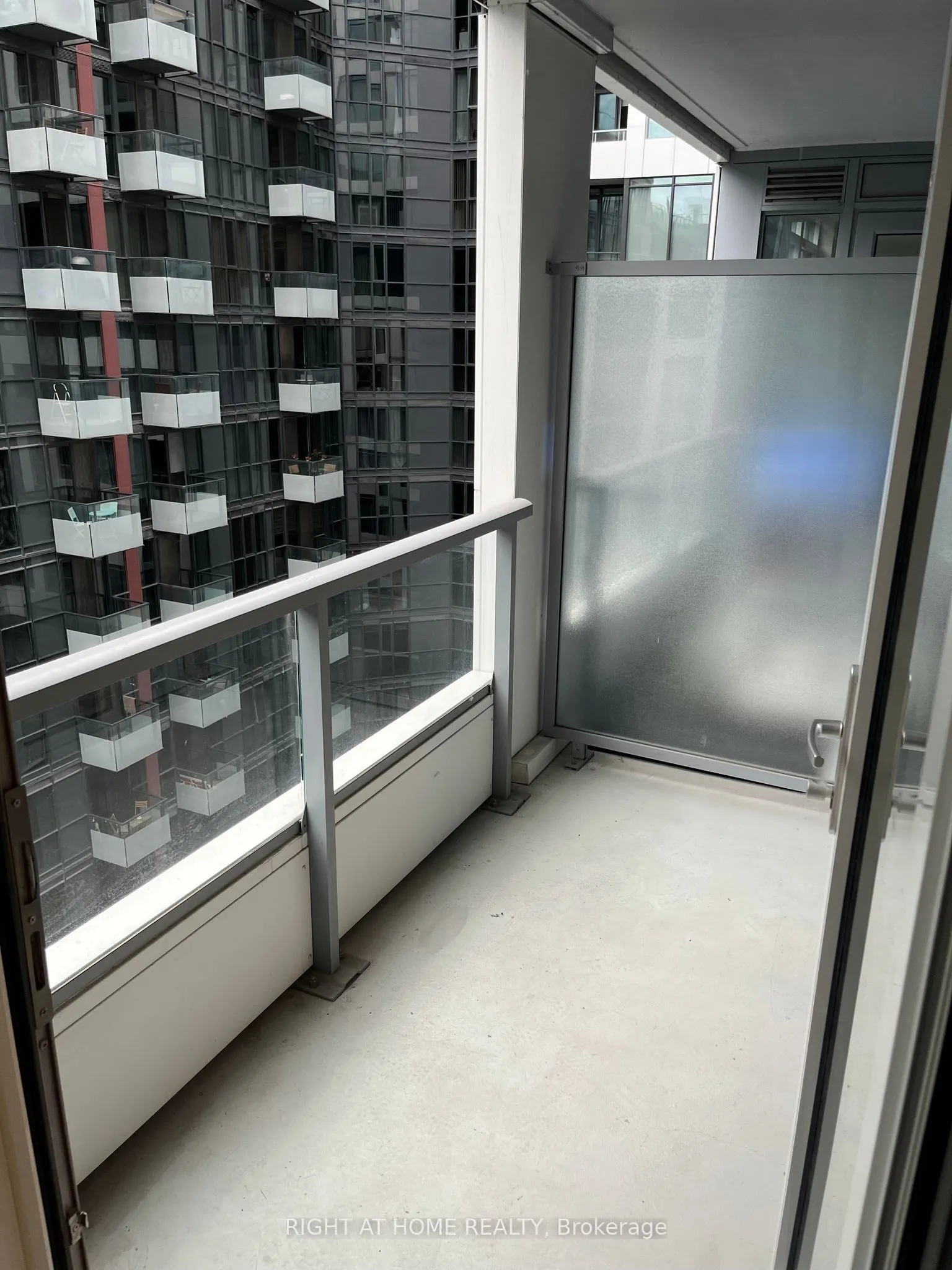 576 Front Street W, #726