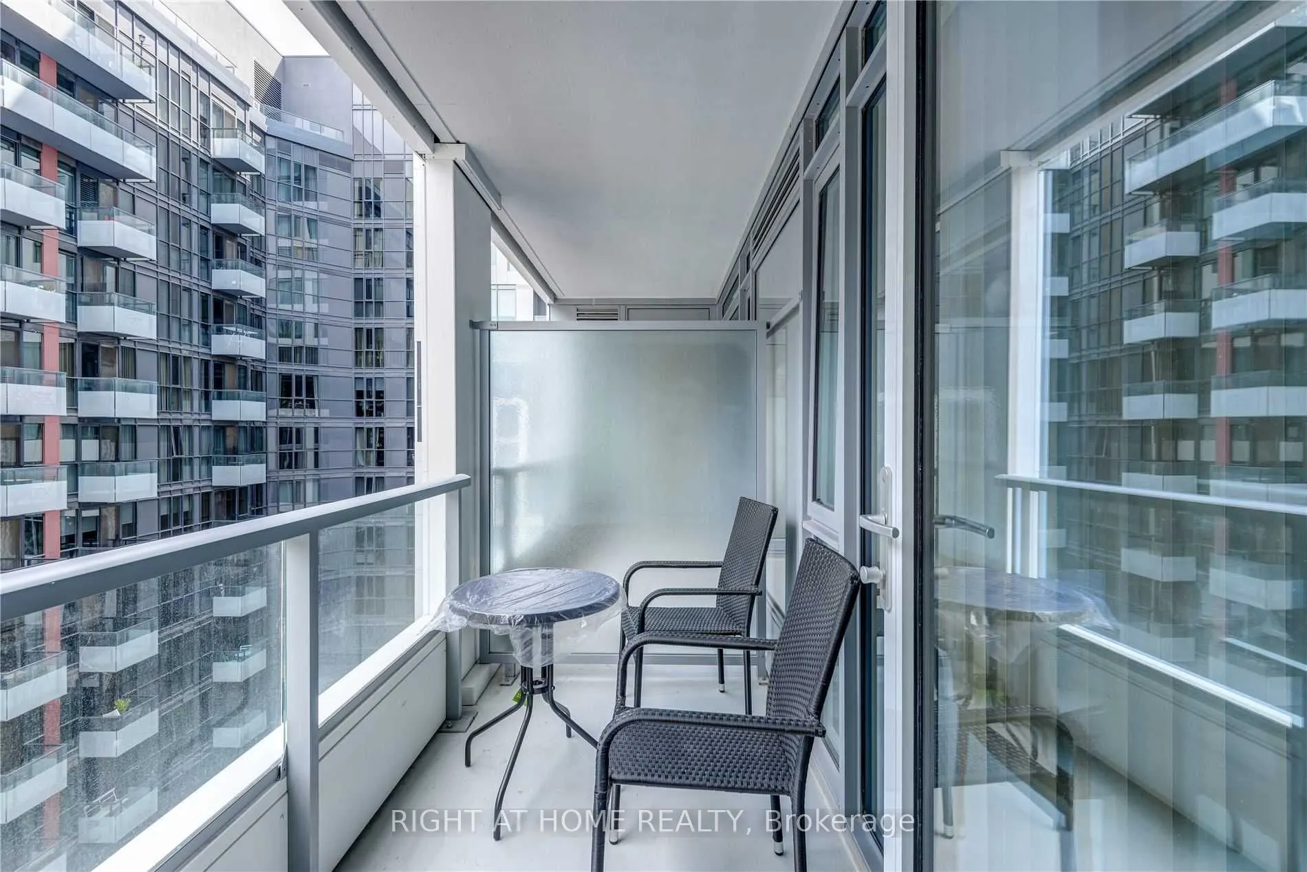 576 Front Street W, #726