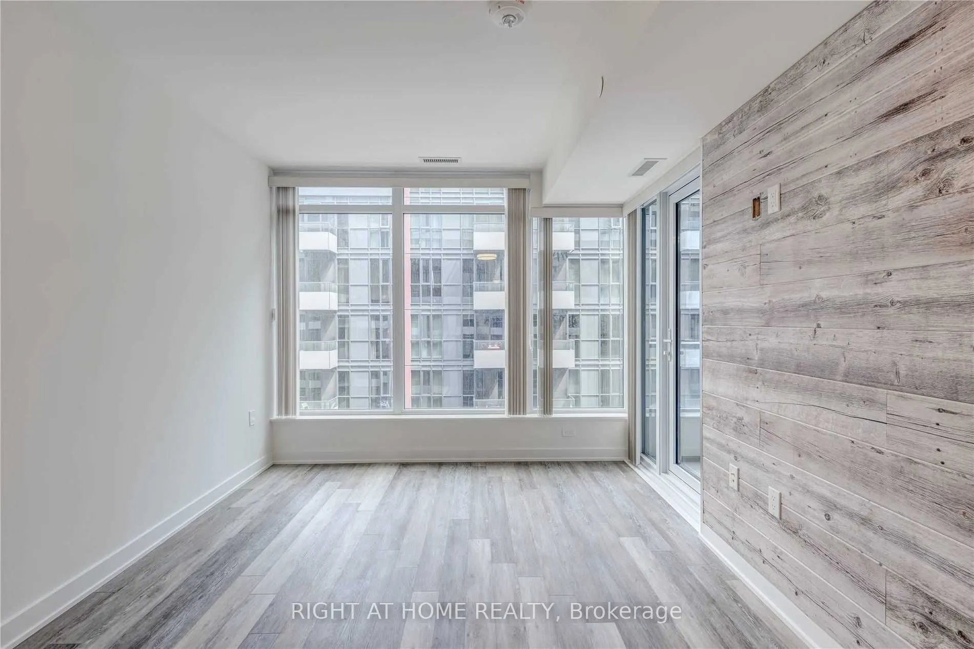 576 Front Street W, #726
