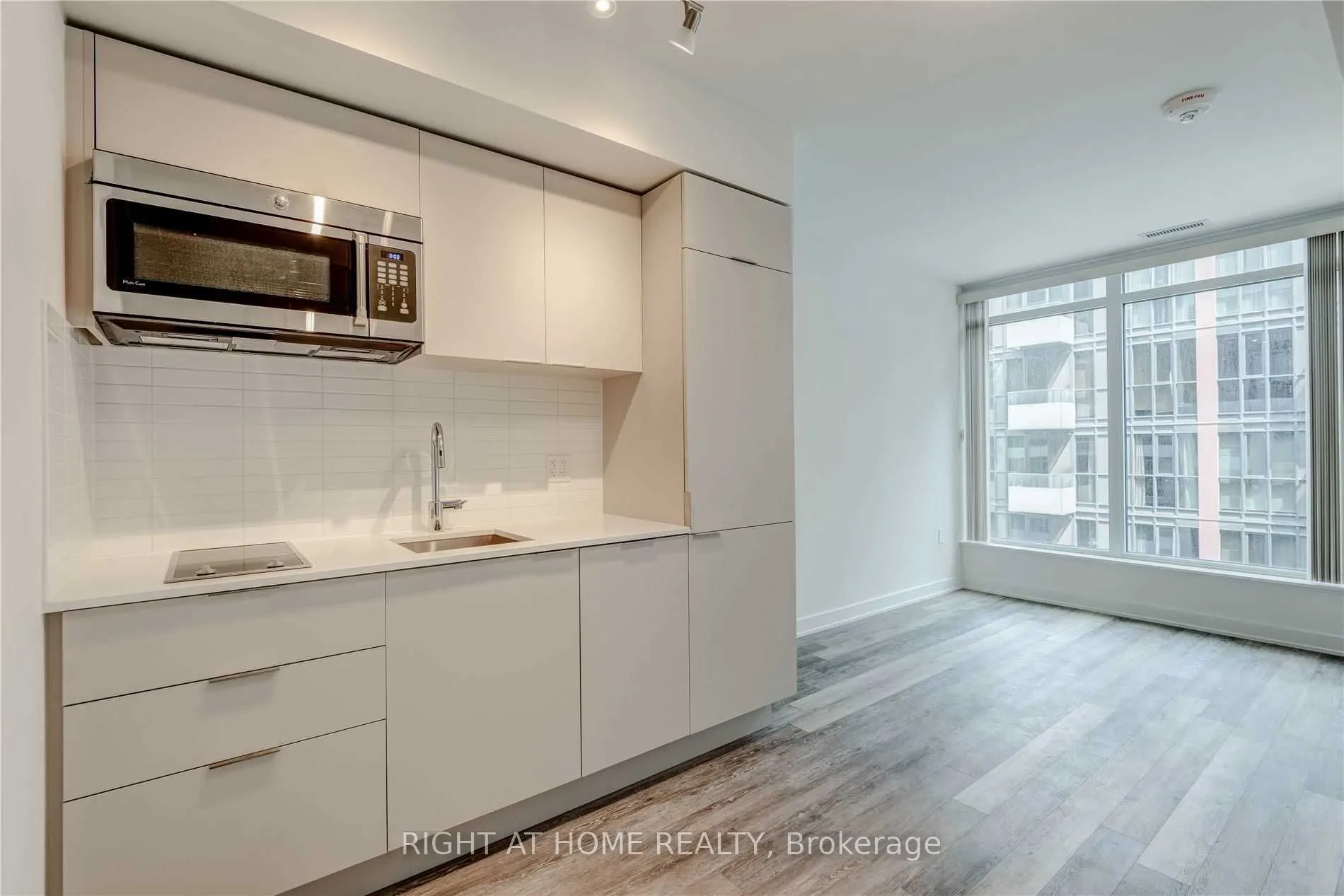 576 Front Street W, #726