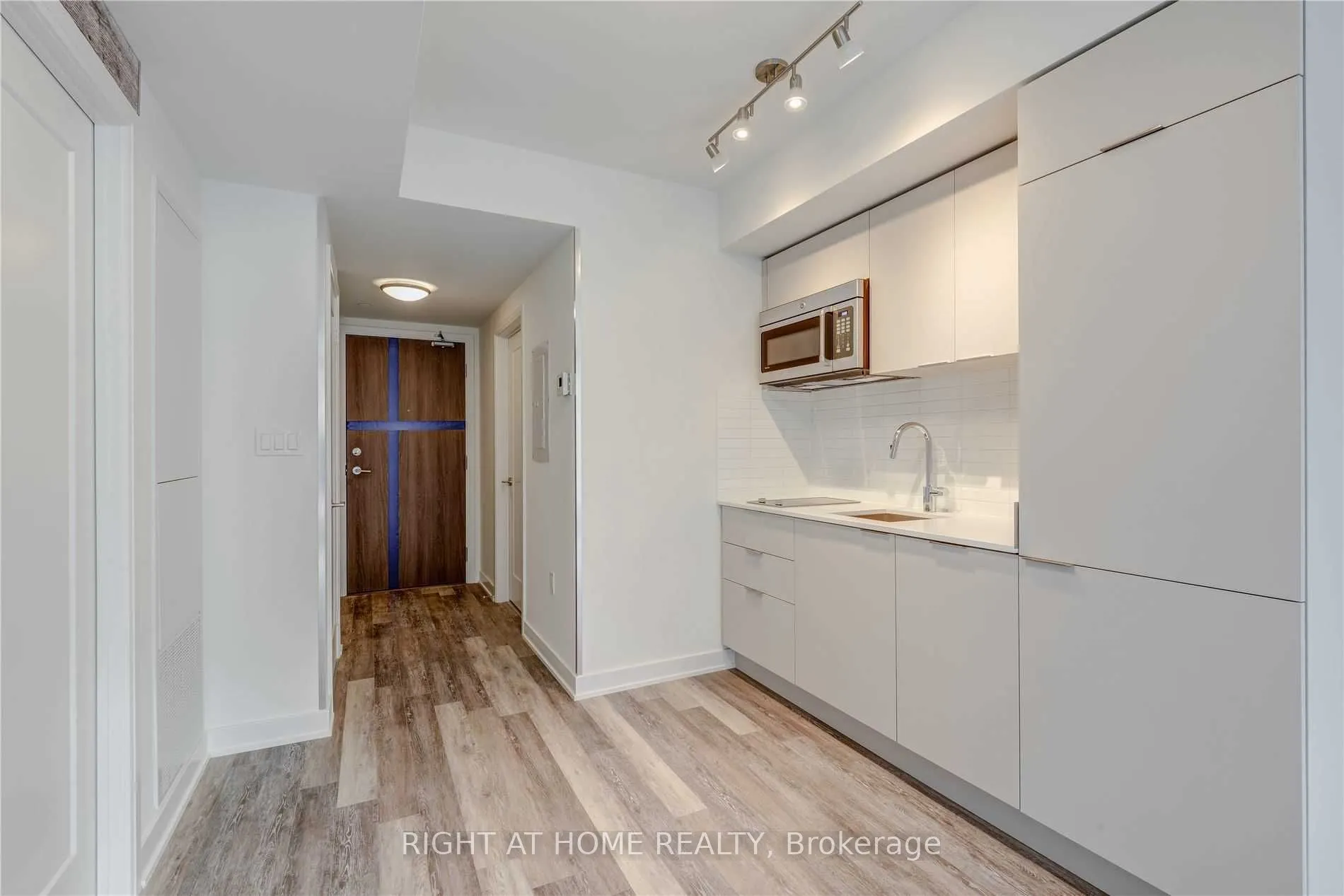 576 Front Street W, #726