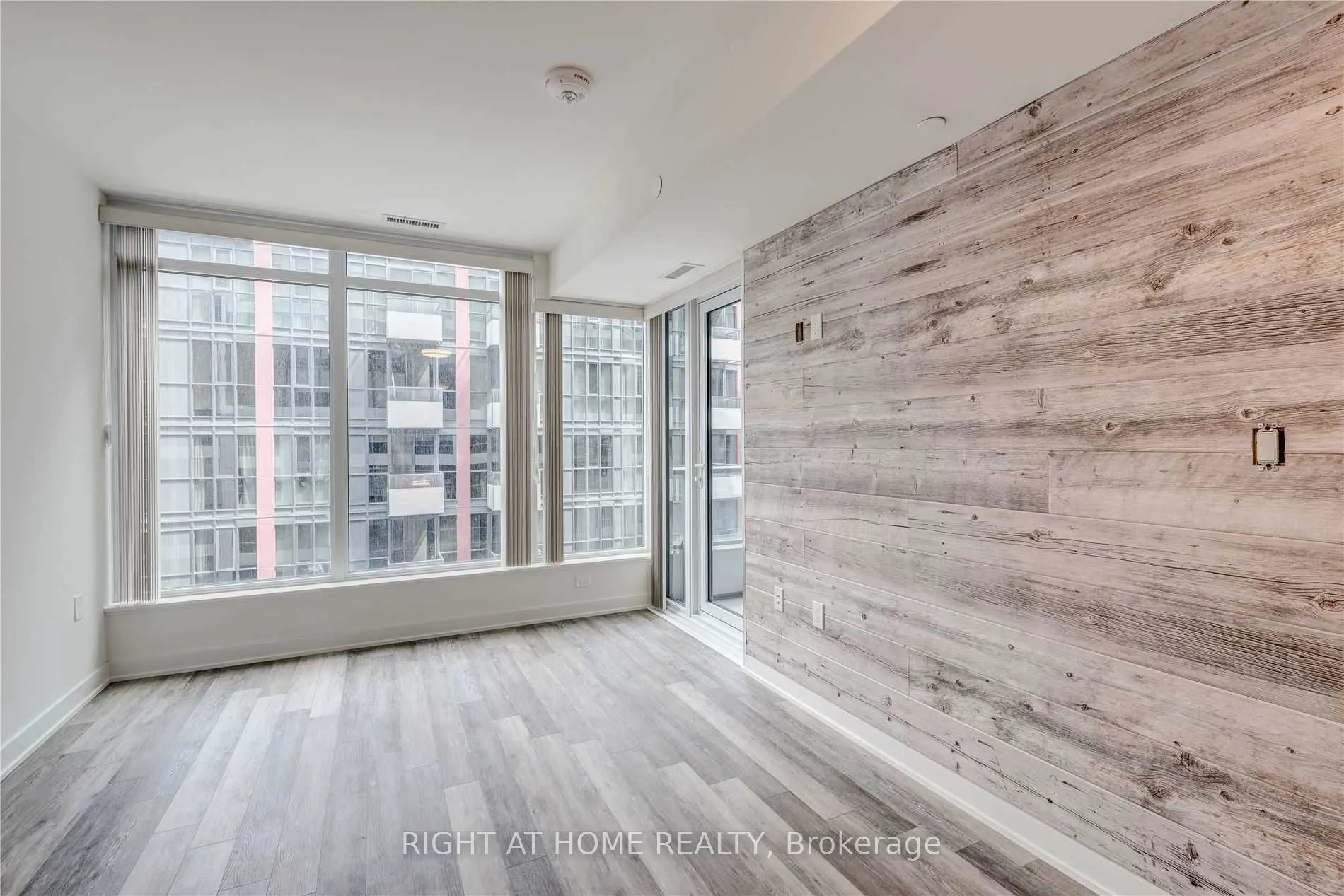 576 Front Street W, #726