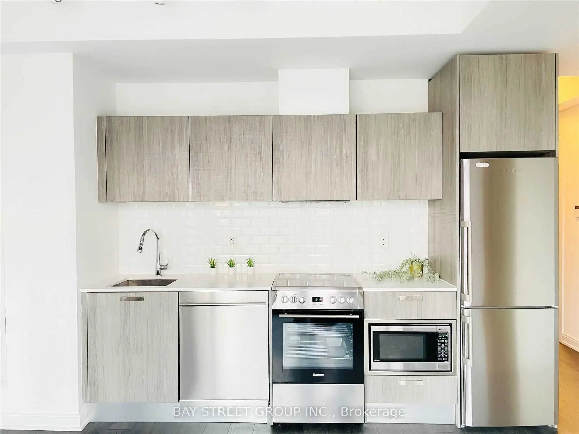 50 Charles Street E, #1915