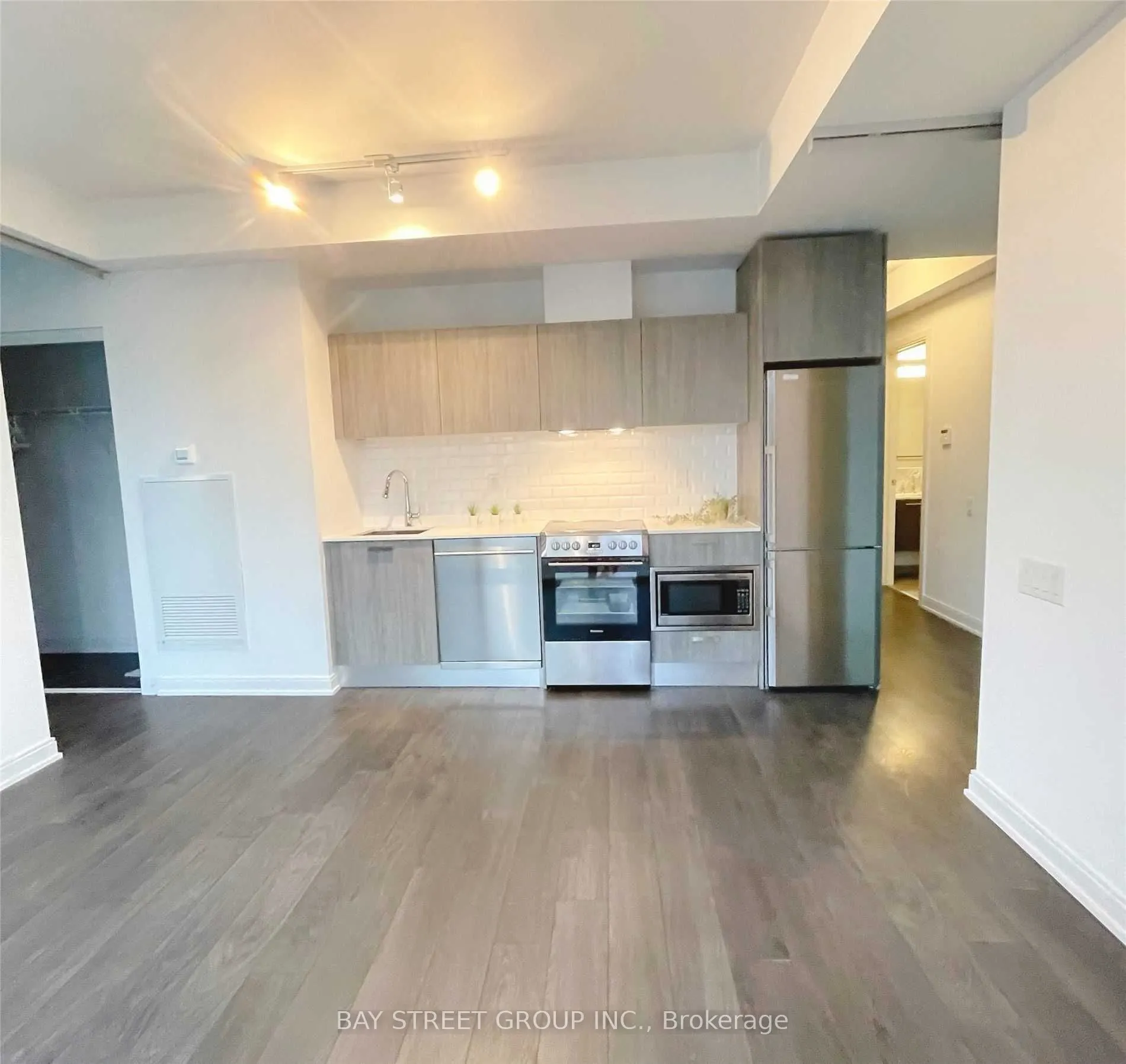 50 Charles Street E, #1915
