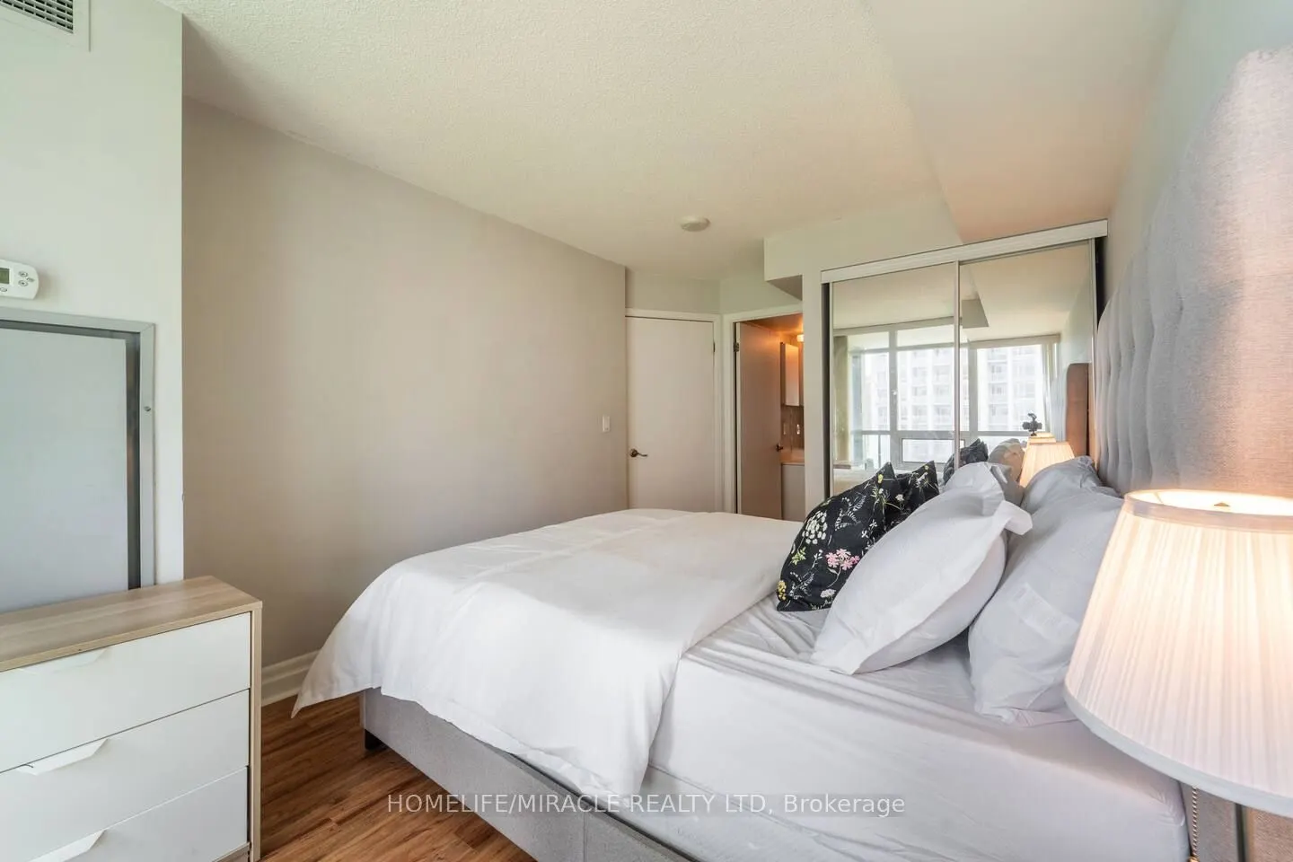 215 Fort York Boulevard, #502
