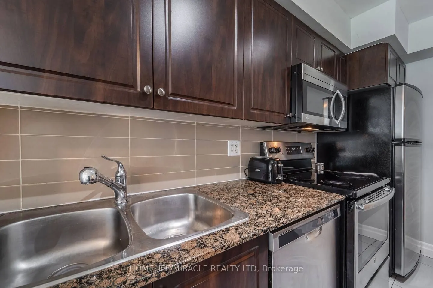 215 Fort York Boulevard, #502