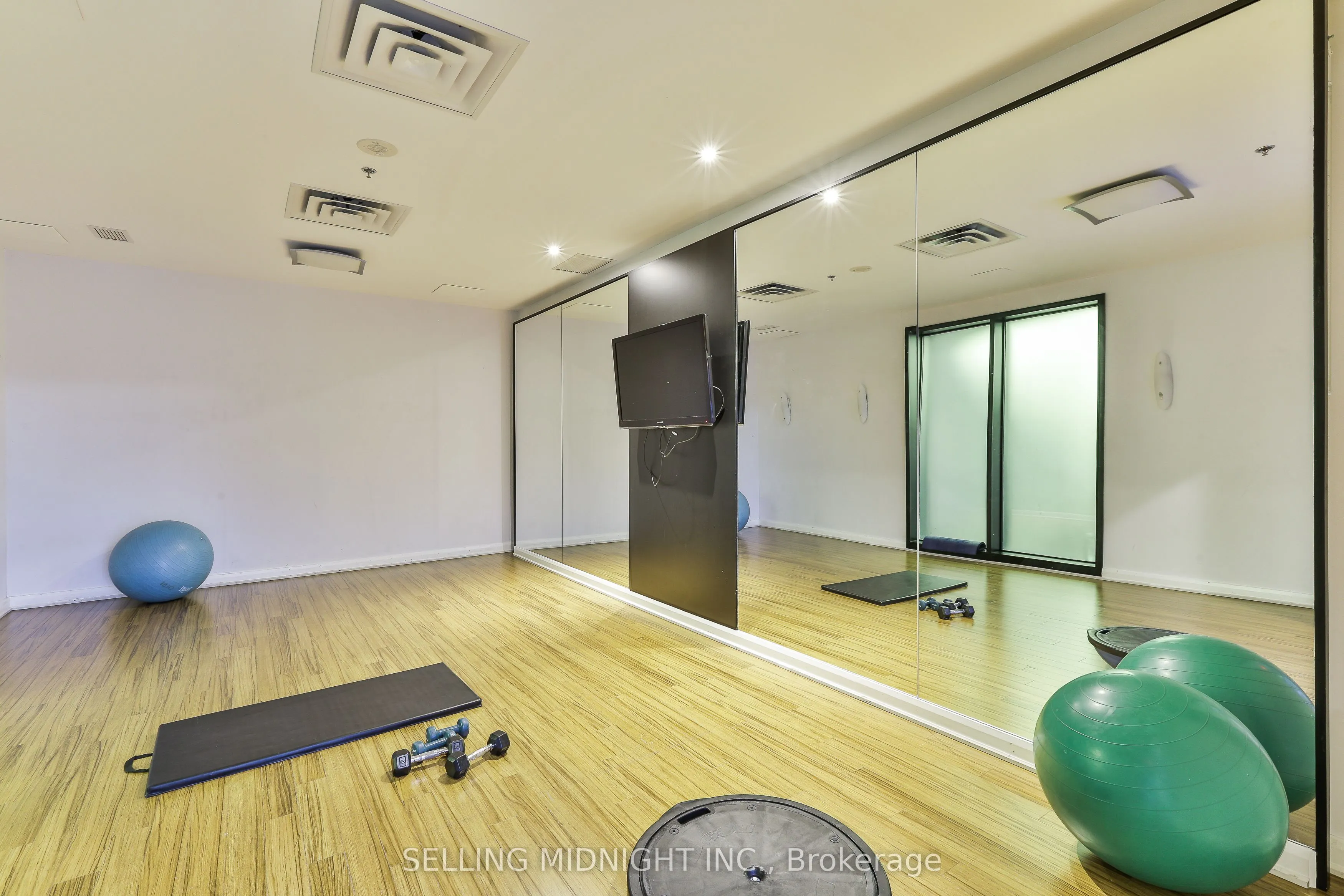 80 Western Battery Road, #1112