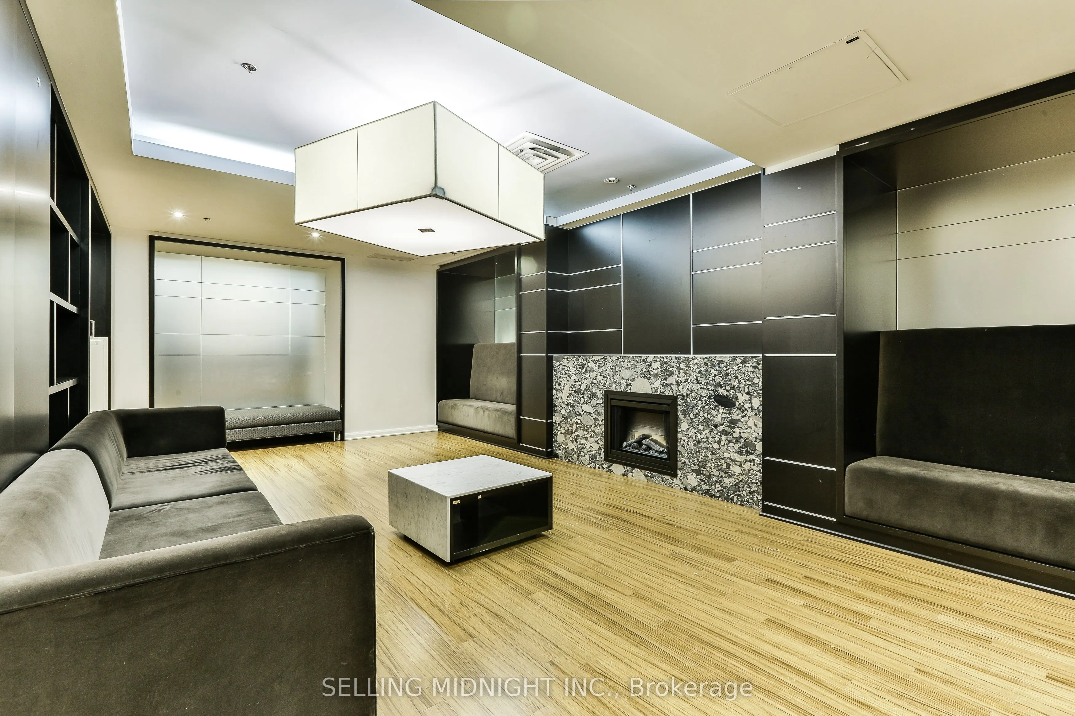 80 Western Battery Road, #1112