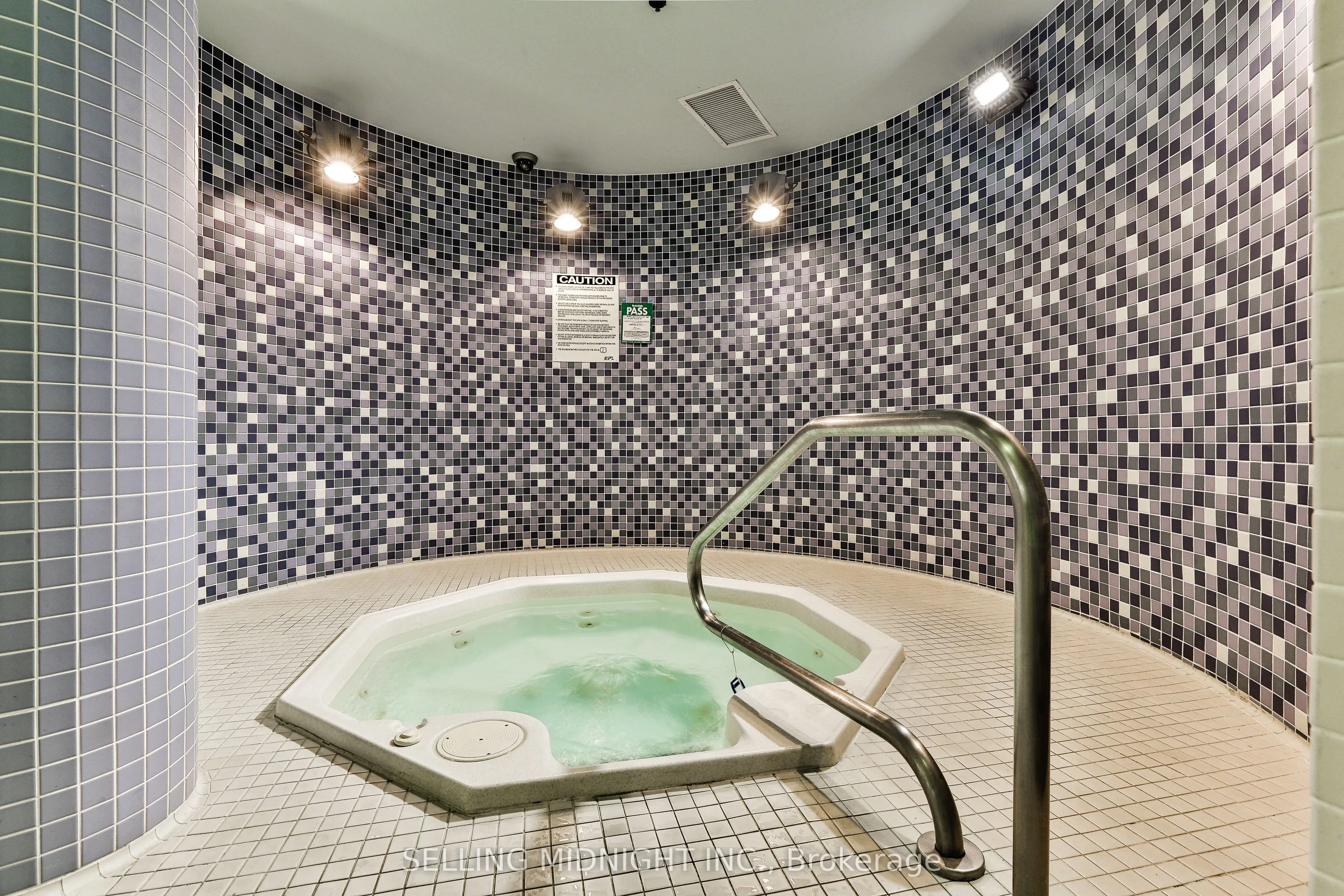 80 Western Battery Road, #1112